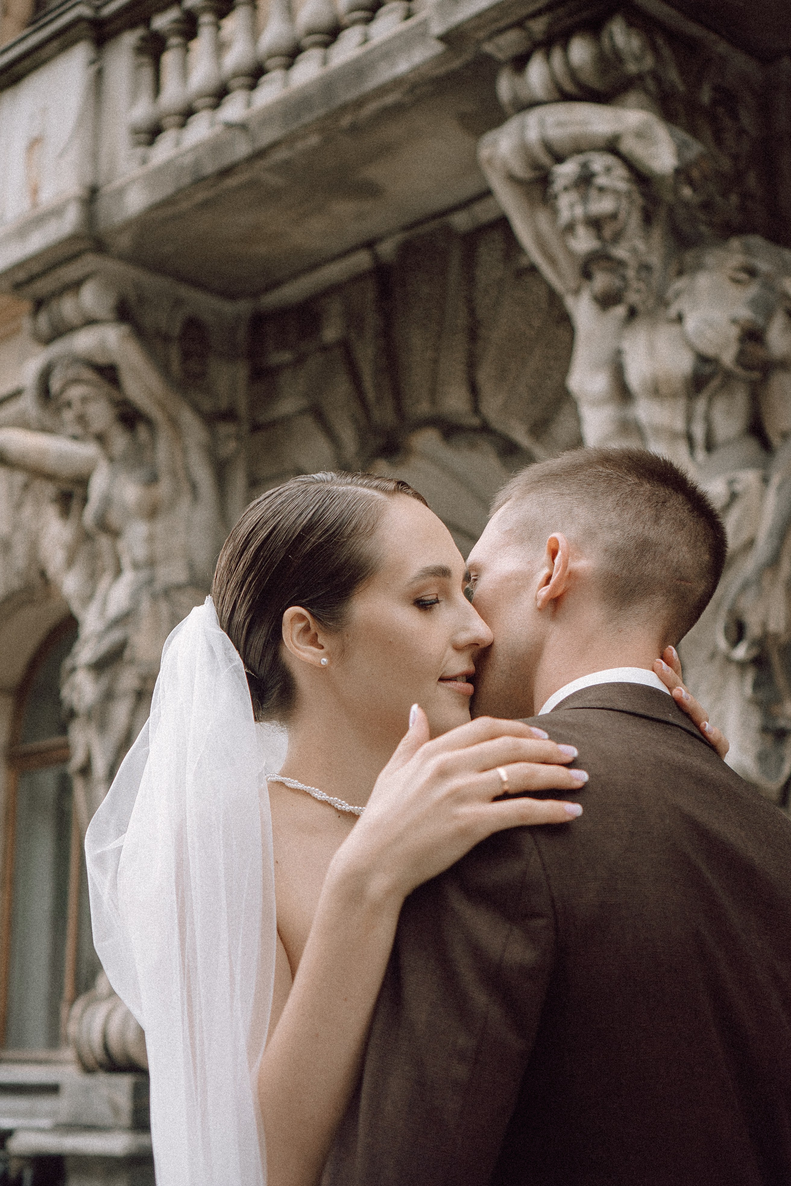 СВАДЕБНАЯ ПРОГУЛКА В САНТК-ПЕТЕРБУРГЕ (ИСАКИЕВСКИЙ СОБОР, ЗИМНЯЯ КАНАВКА, ЭРМИТАЖ И БОЛЬШАЯ МОРСКАЯ УЛИЦА). Профессиональный фотограф, Санкт-Петербург — Виктория Богомолова