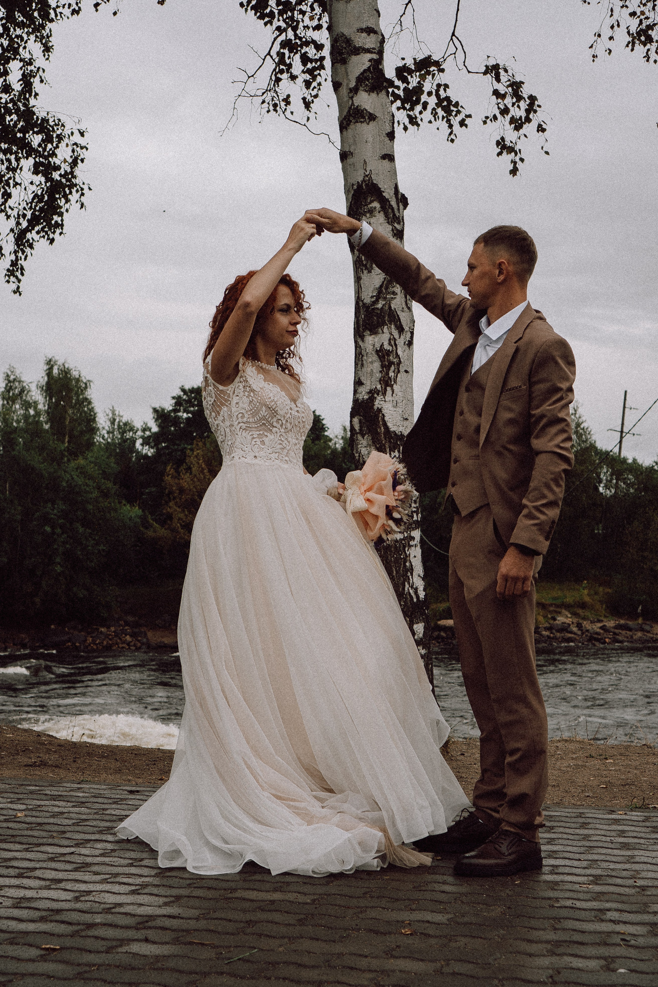 СВАДЕБНАЯ ФОТОСЕССИИЯ ПАРЫ В ГОРОДЕ ПРИОЗЕРСК В СОСНОВОМ ЛЕСУ И С ПИКАПОМ. Профессиональный фотограф, Санкт-Петербург — Виктория Богомолова