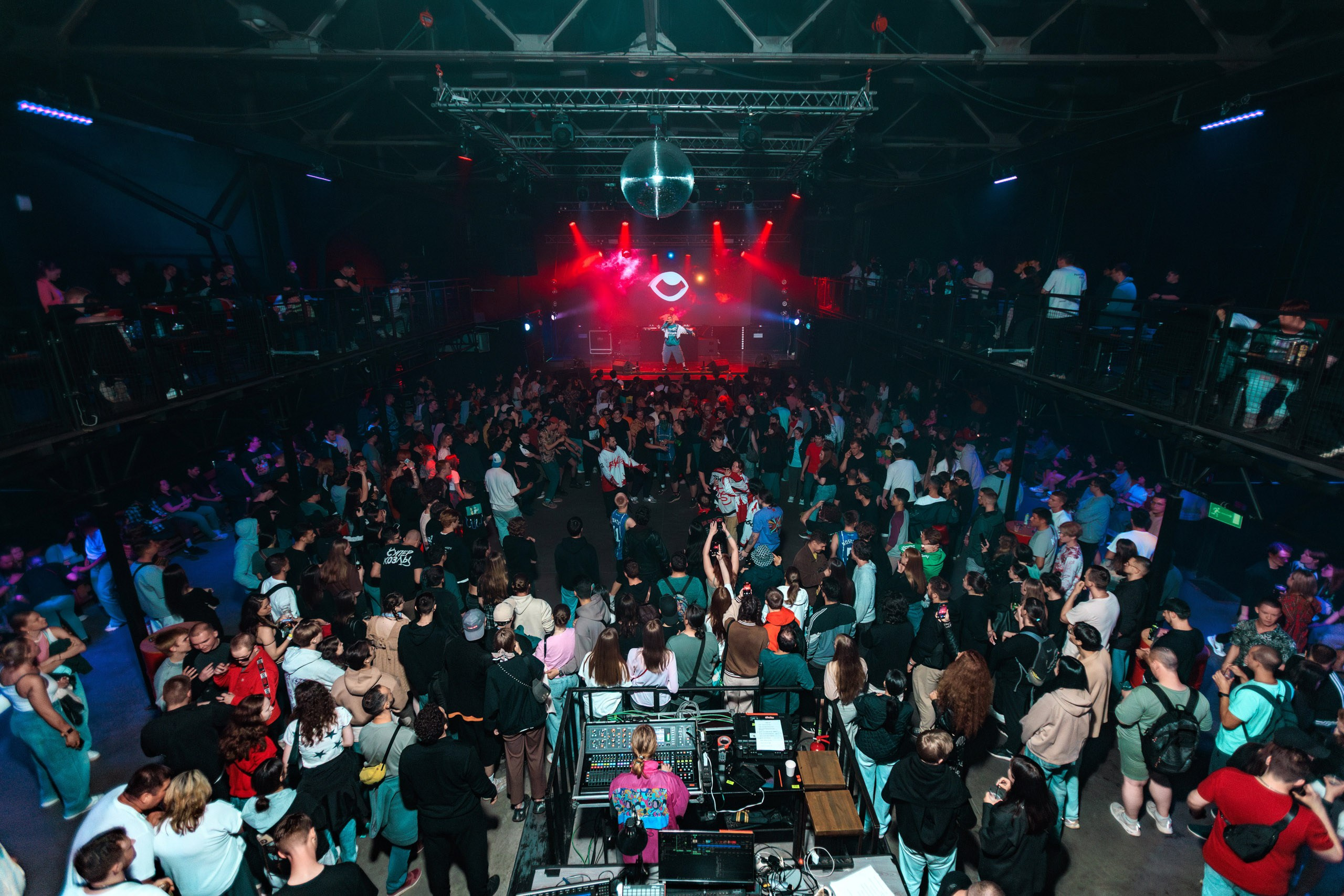27.06.25 Ночь музыки. Репортажный фотограф Екатеринбург | Яркий, качественный репортаж | Концерты, клубы, репортаж, праздники, корпоративы