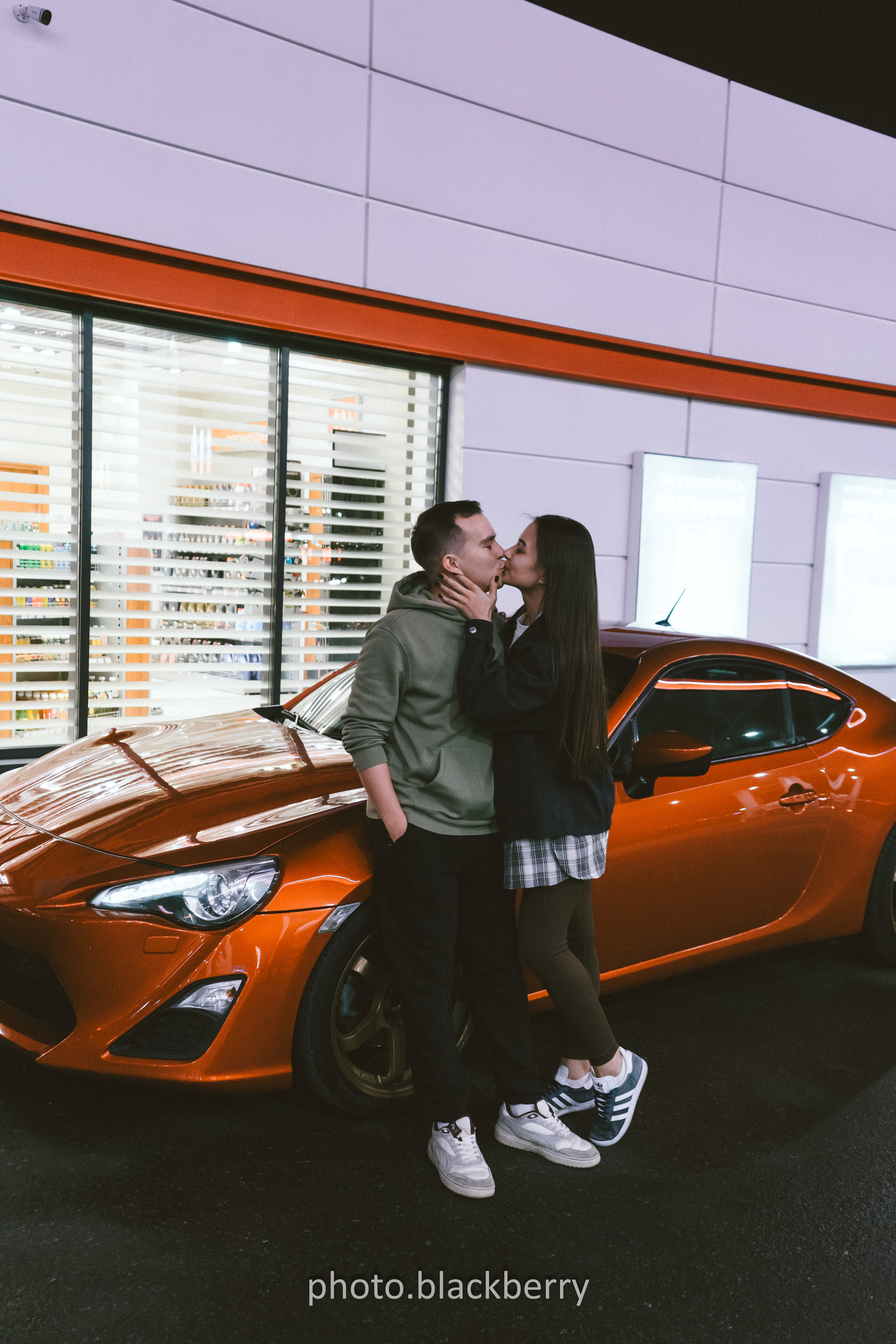 Love x story. Люблю снимать не только эмоции людей, но и автомобили.Живу в Челябинске, ну и конечно как же без путешествий по городам