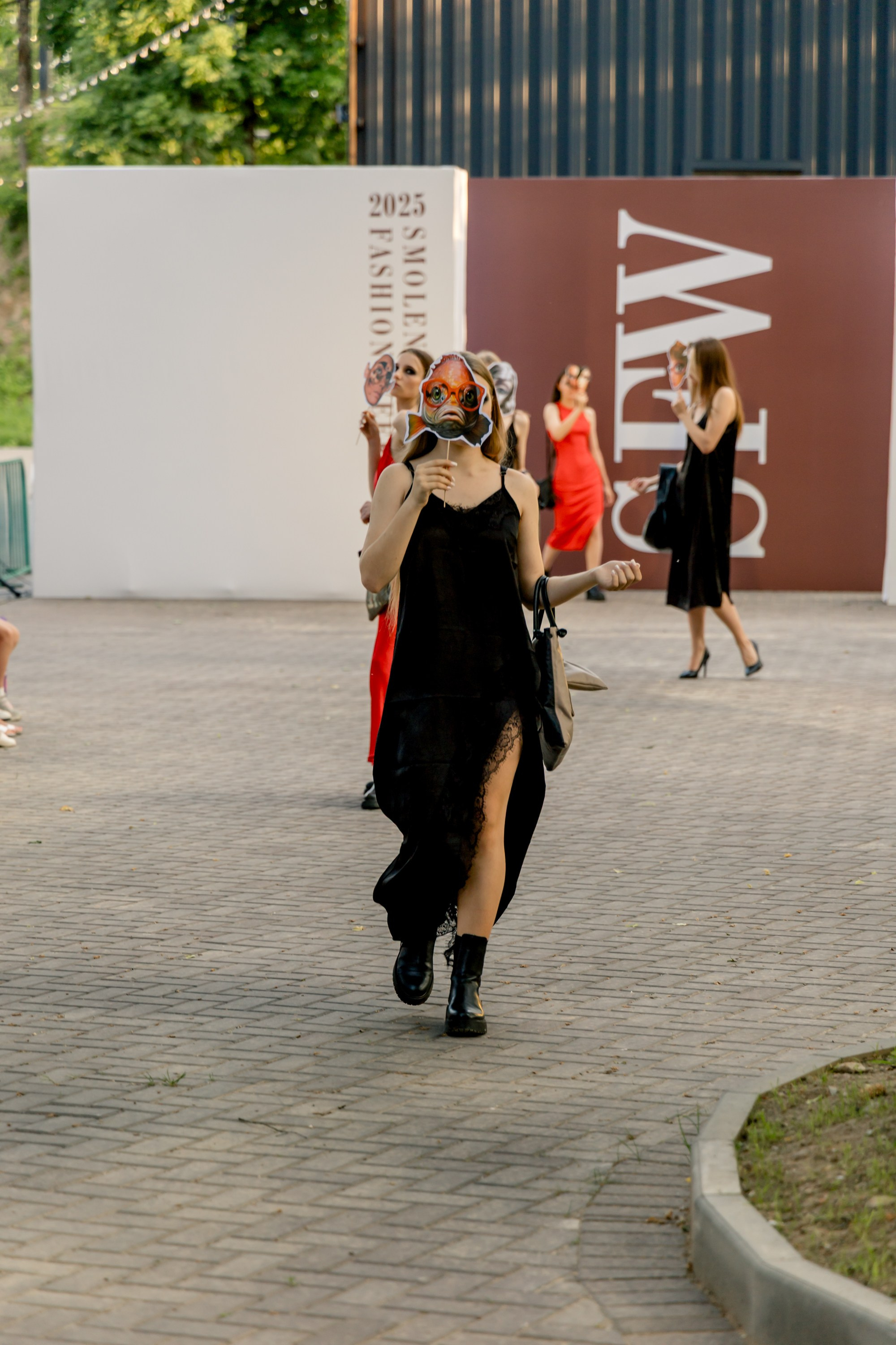 Smolensk Fashion Week 2025_показы_ДЕНЬ 1_ВЕЧЕРНИЙ ПОКАЗ_19:00. Главная