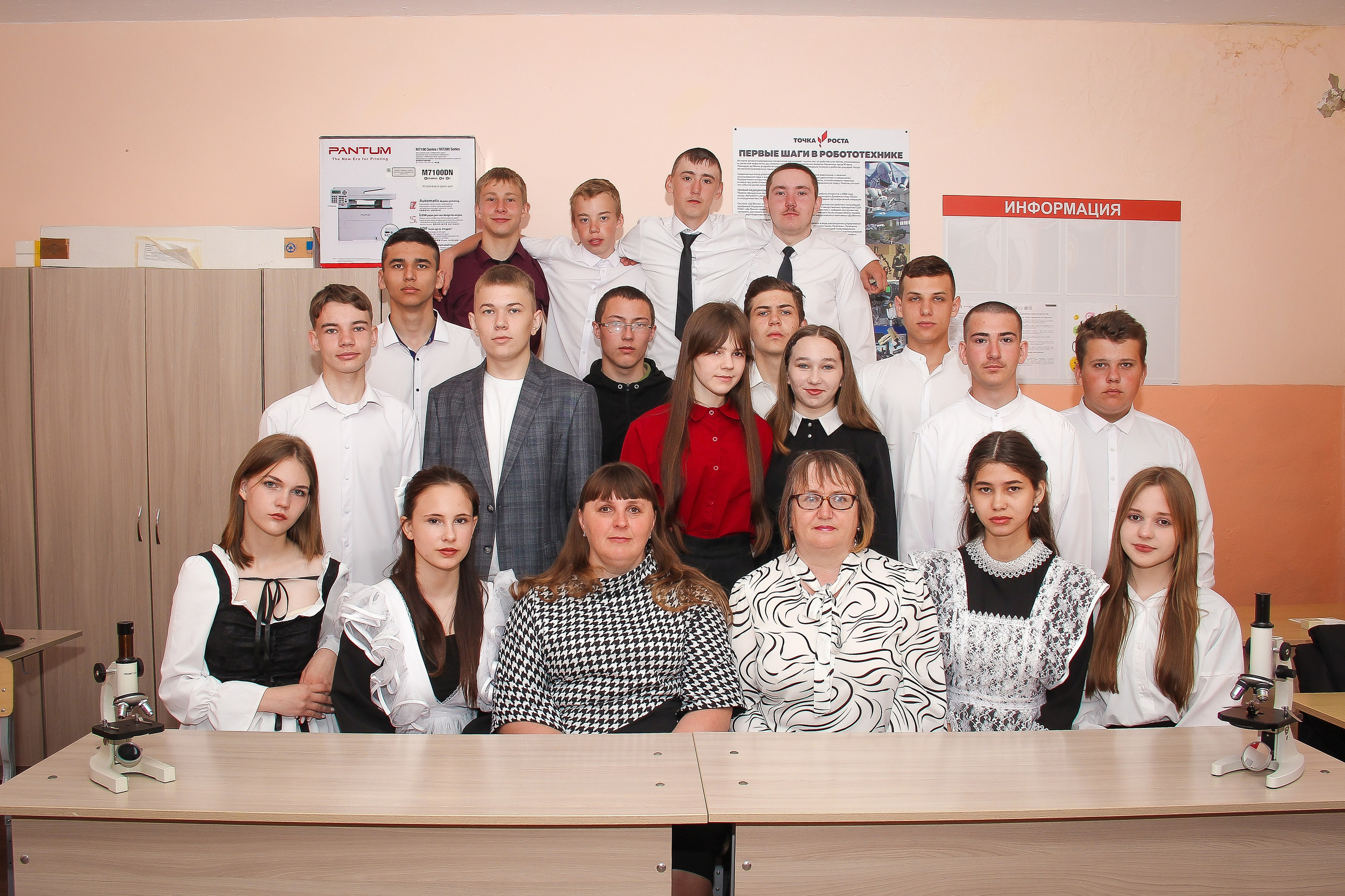 9-11 классы СЪЁМКИ ВЫПУСКНЫХ И ПОСЛЕДНИХ ЗВОНКОВ. Выпускные альбомы для школ и Детских садов в Барнауле /Выпускные/Свадебные/Детские/Семейные и др. виды съёмок /Фотограф Вера Валейко