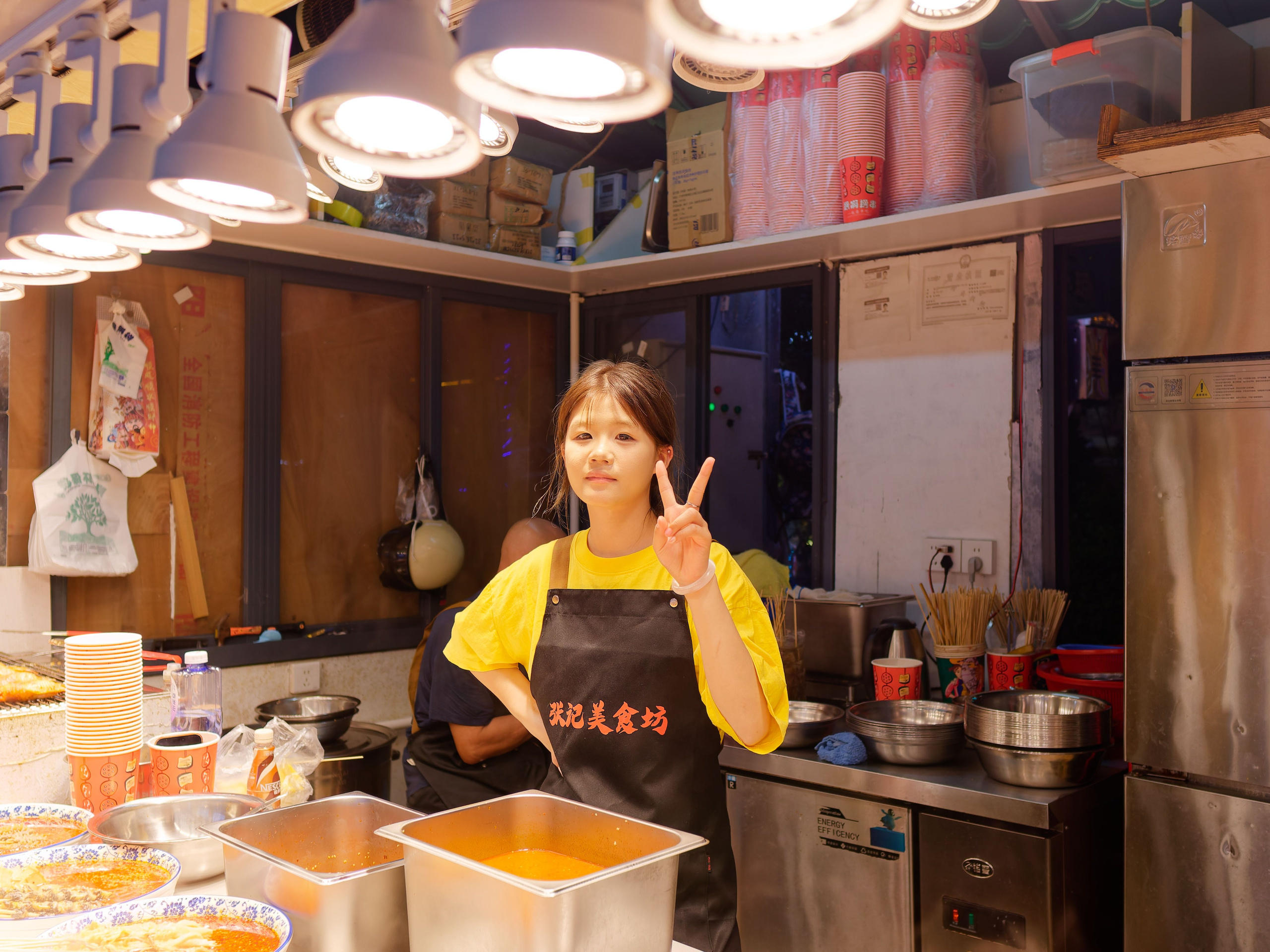 Хайнань 2026, «Food Street» ночная улица еды в Ялунване. Фотопрогулки по Миру