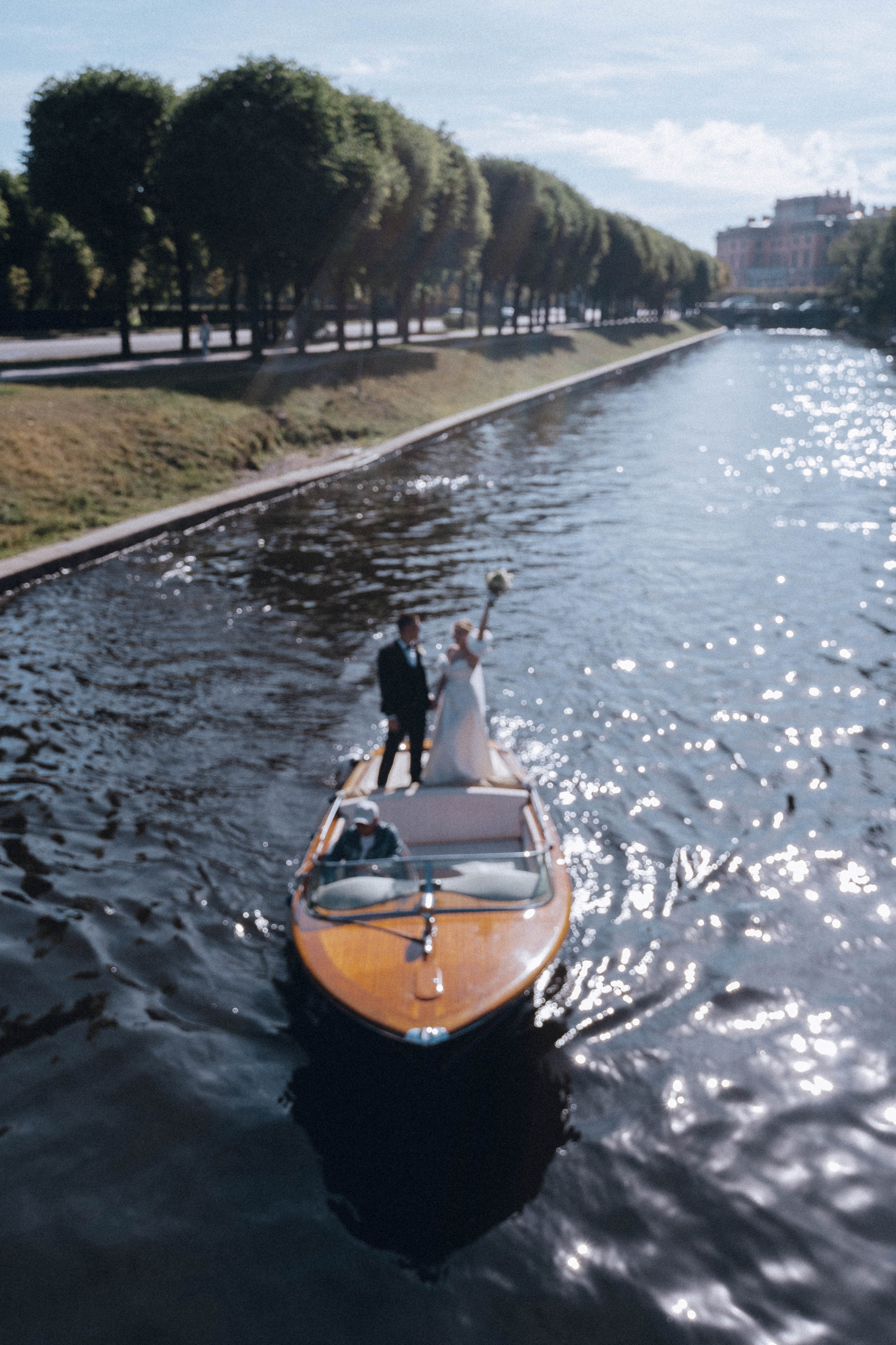 СВАДЕНБНАЯ СЬЕМКА НА КАТЕРЕ ПО КАНАЛАМ САНКТ-ПЕТЕРБУРГА И В АКВАТОРИИ НЕВЫ. Профессиональный фотограф, Санкт-Петербург — Виктория Богомолова