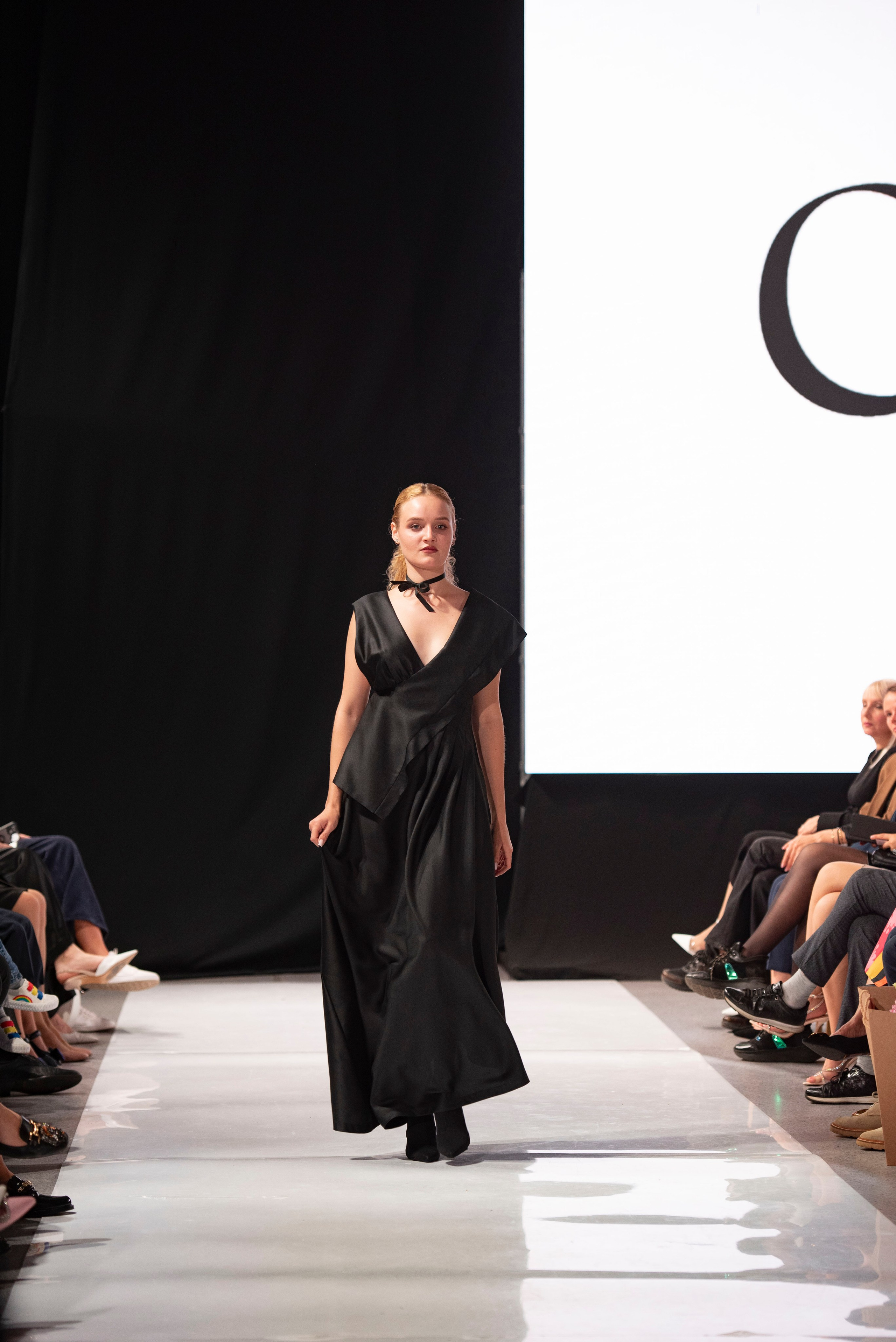 Фотограф на модельный показ. Свадебный, семейный, фэшн фотограф, школьный фотограф в Сочи