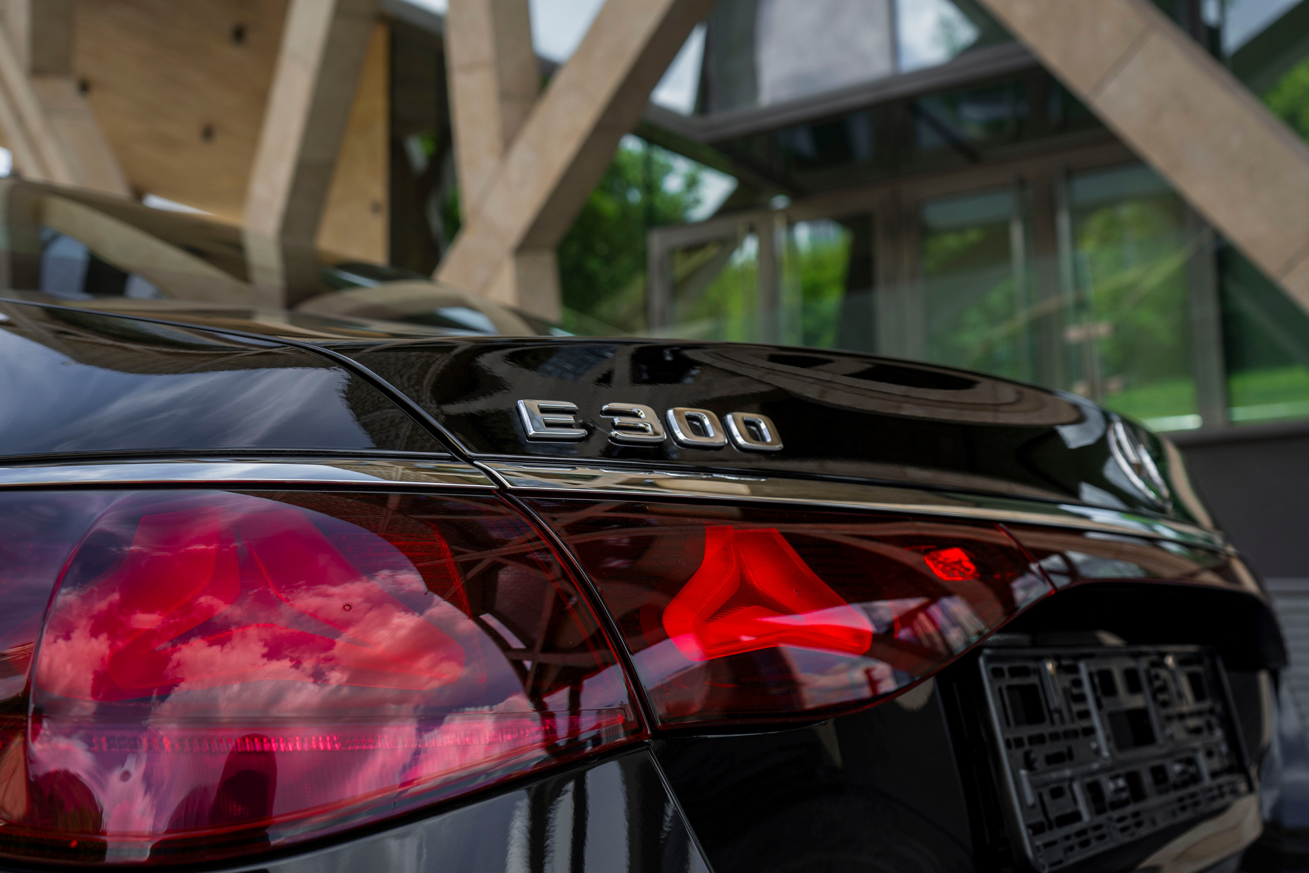 Mercedes-Benz E-class (E300). Автомобильный фотограф Ногинск Денис Городок