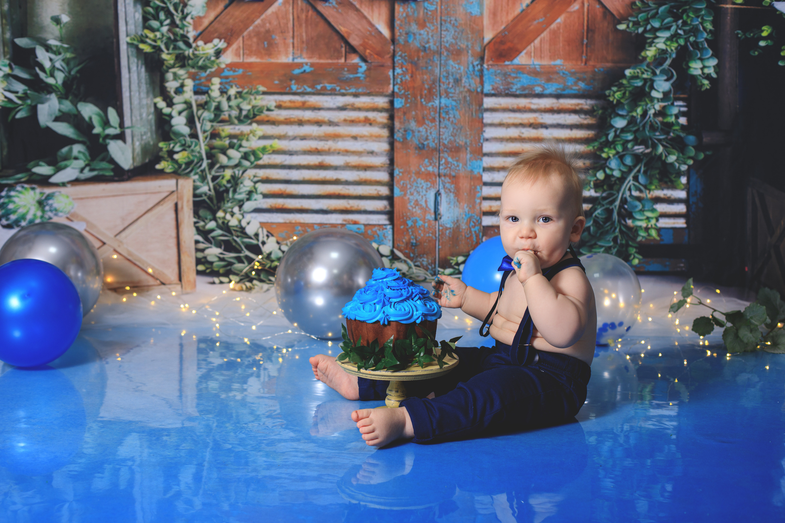 С тортиком. Фотограф новорождённых Псков