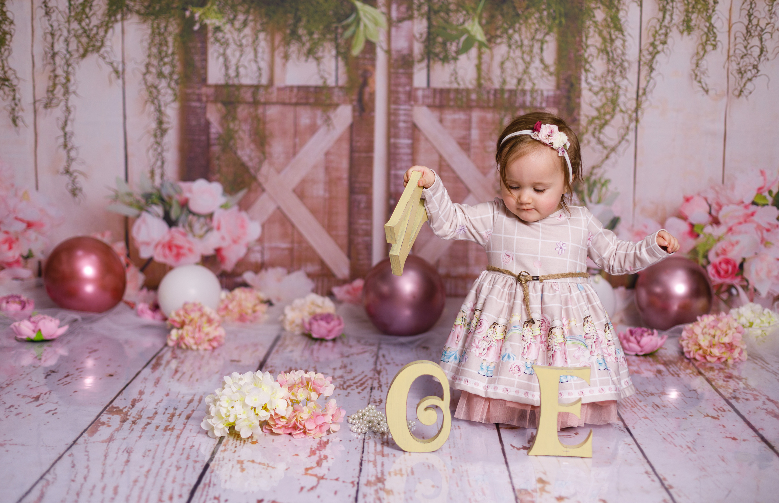 С тортиком. Фотограф новорождённых Псков