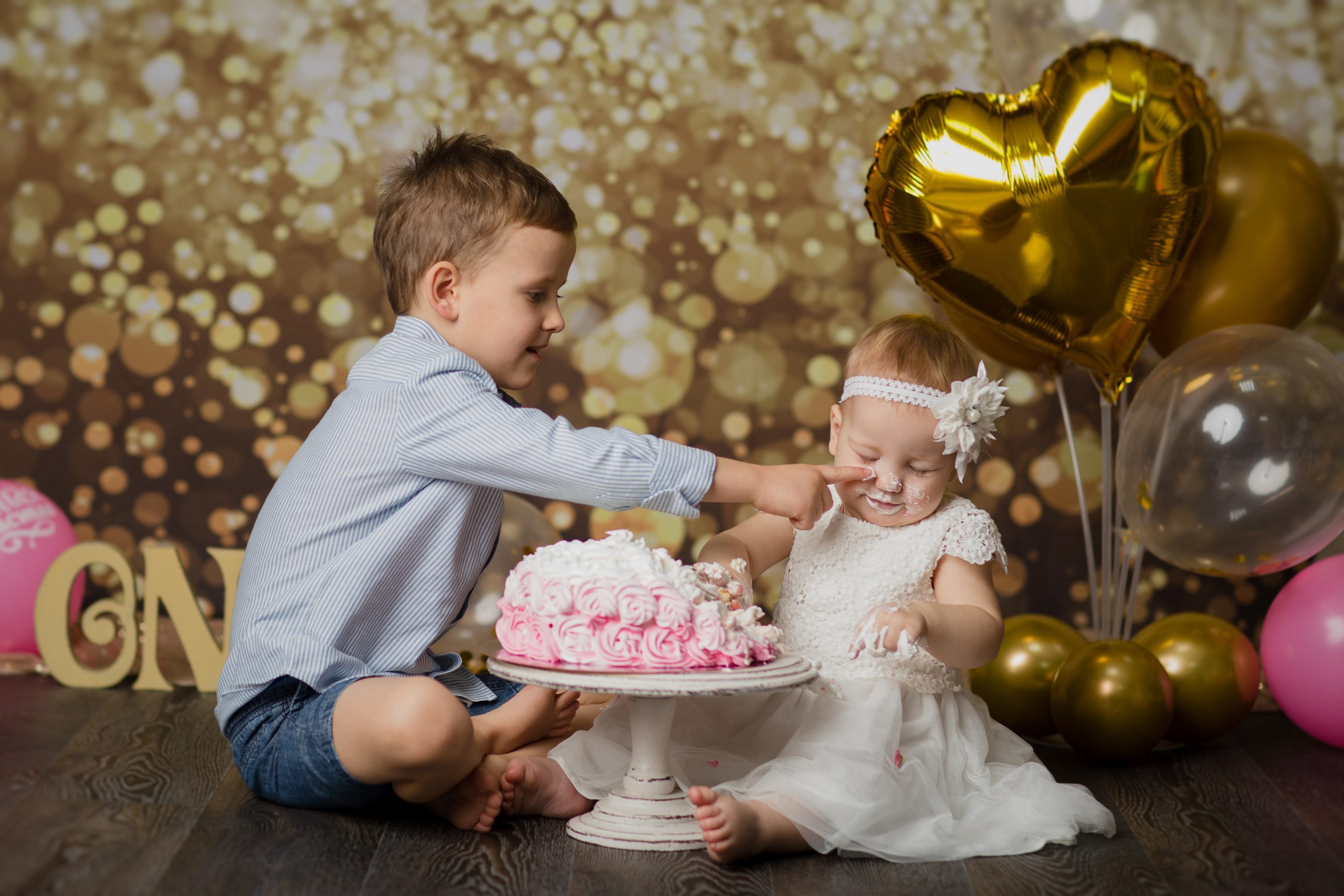 С тортиком. Фотограф новорождённых Псков