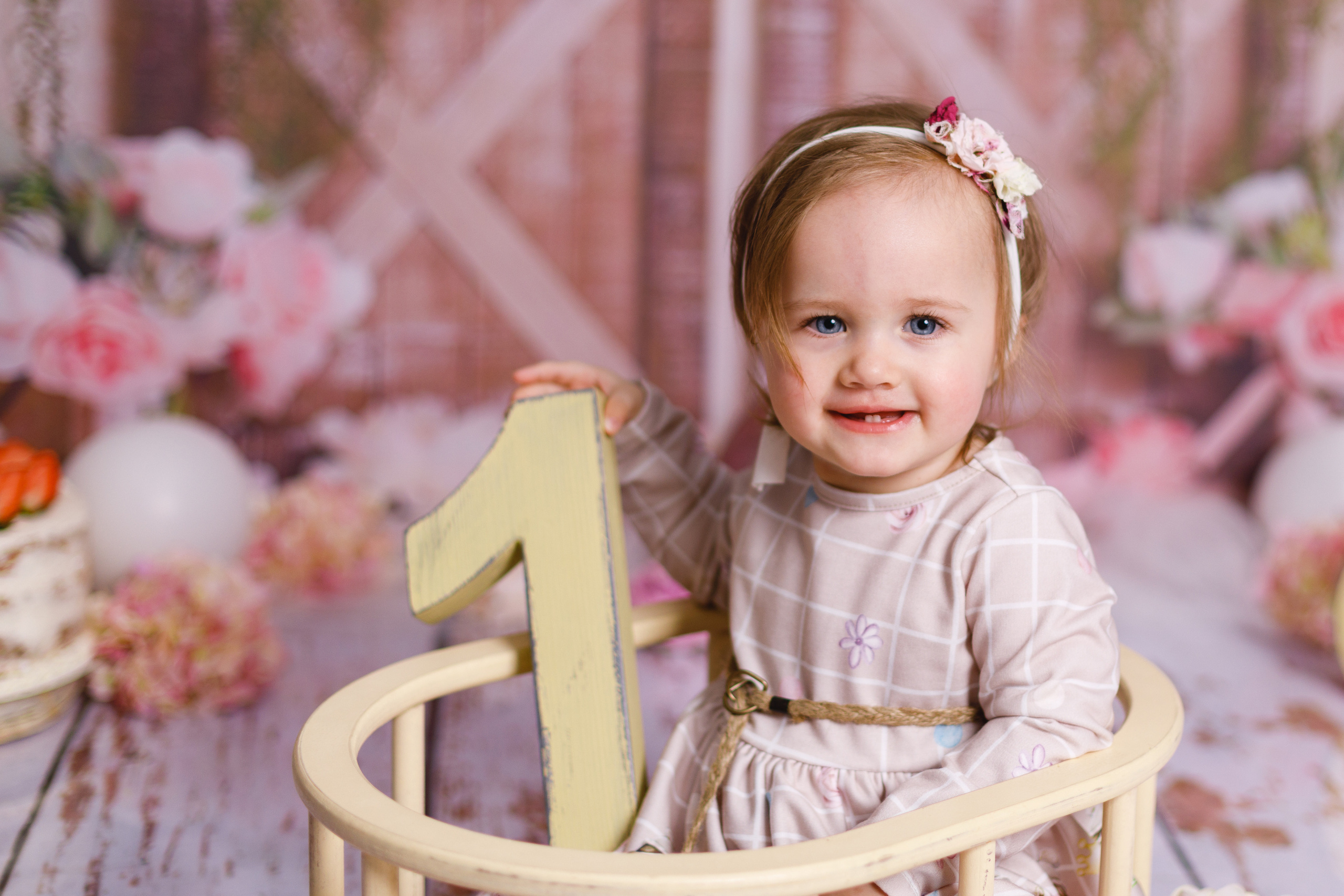 С тортиком. Фотограф новорождённых Псков