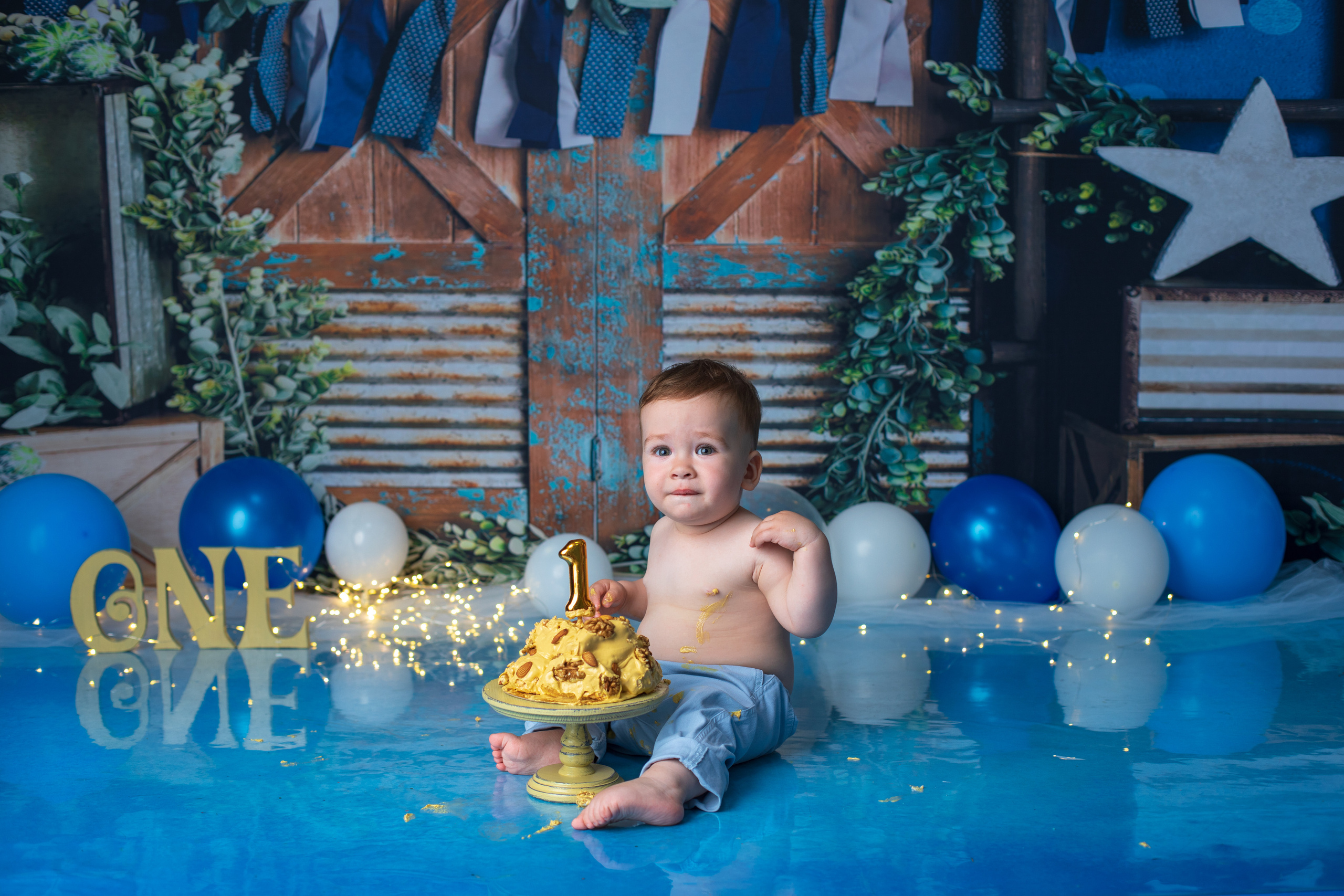 С тортиком. Фотограф новорождённых Псков