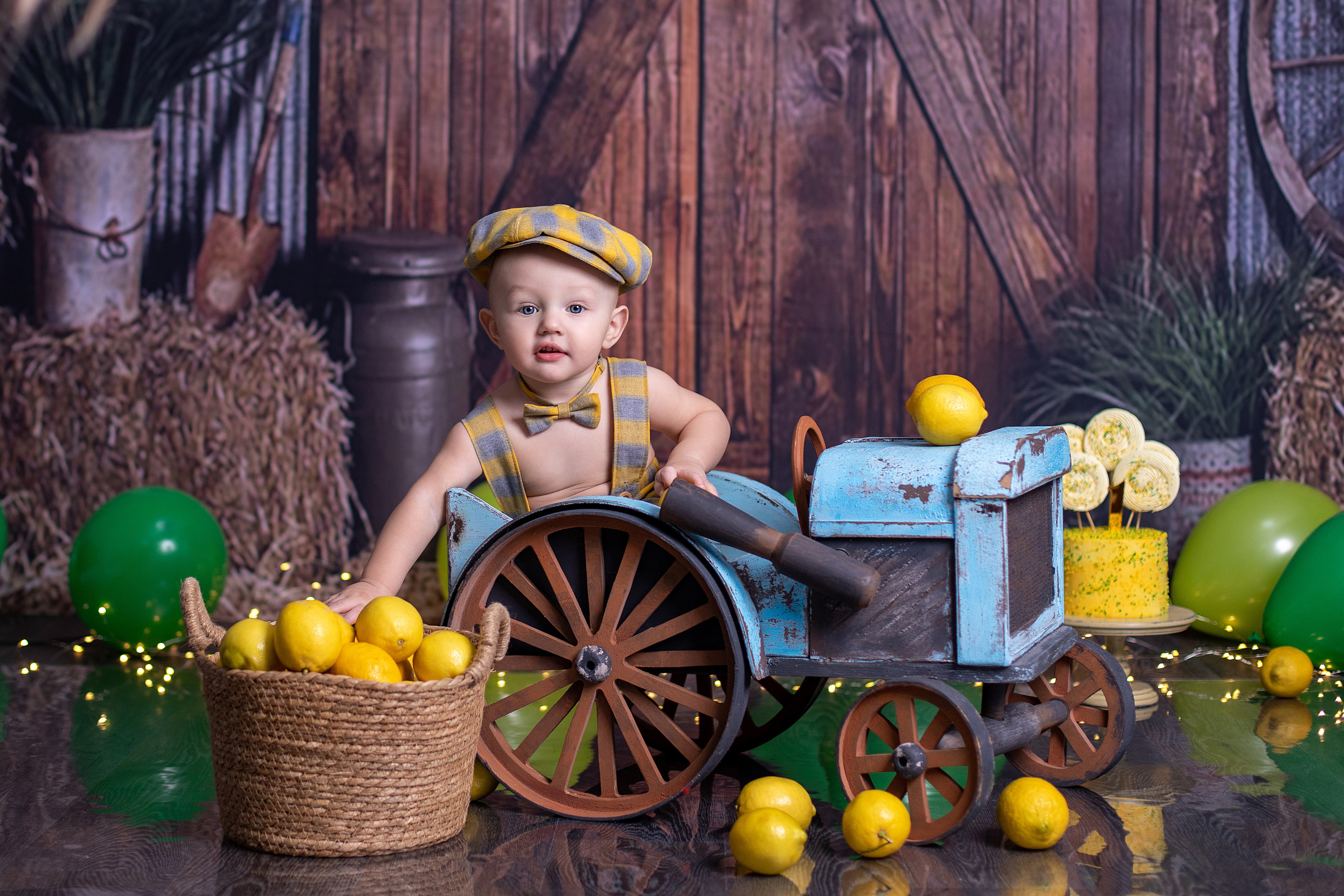 С тортиком. Фотограф новорождённых Псков