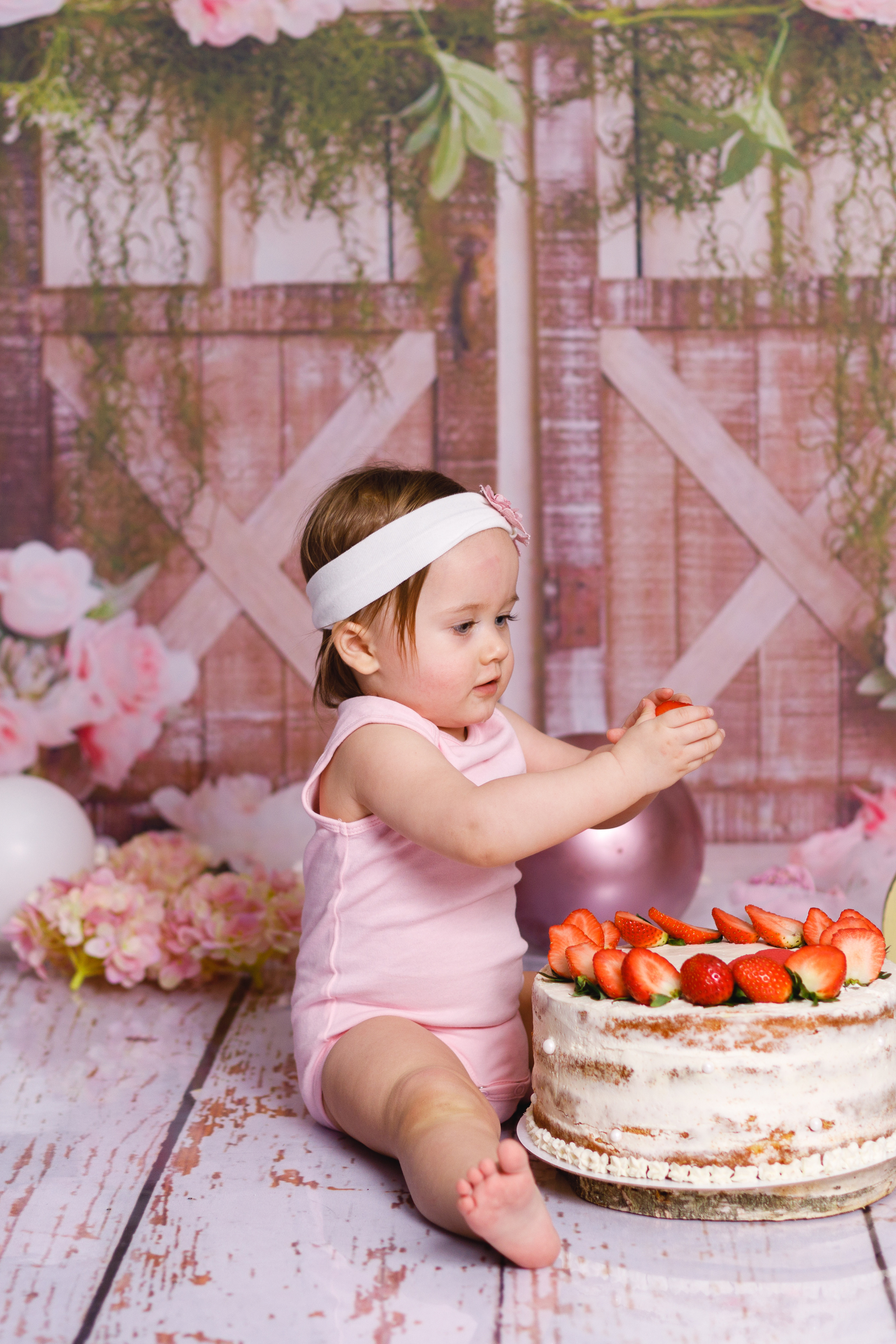 С тортиком. Фотограф новорождённых Псков