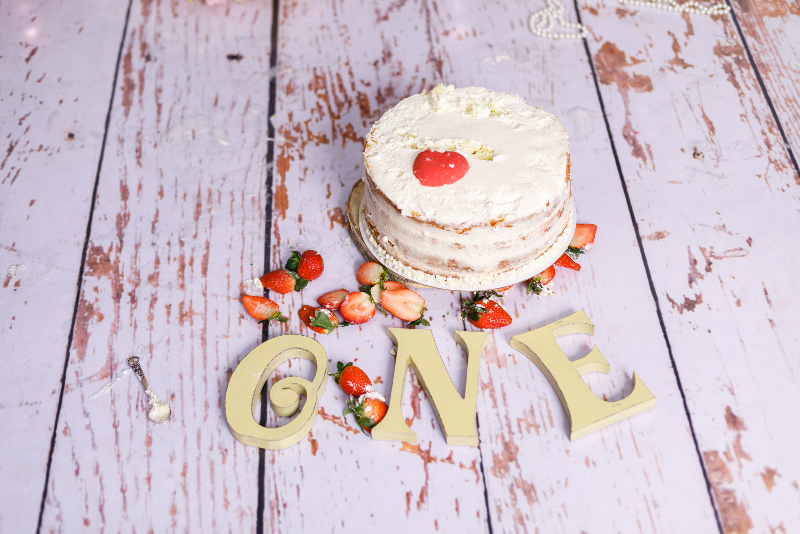 С тортиком. Фотограф новорождённых Псков