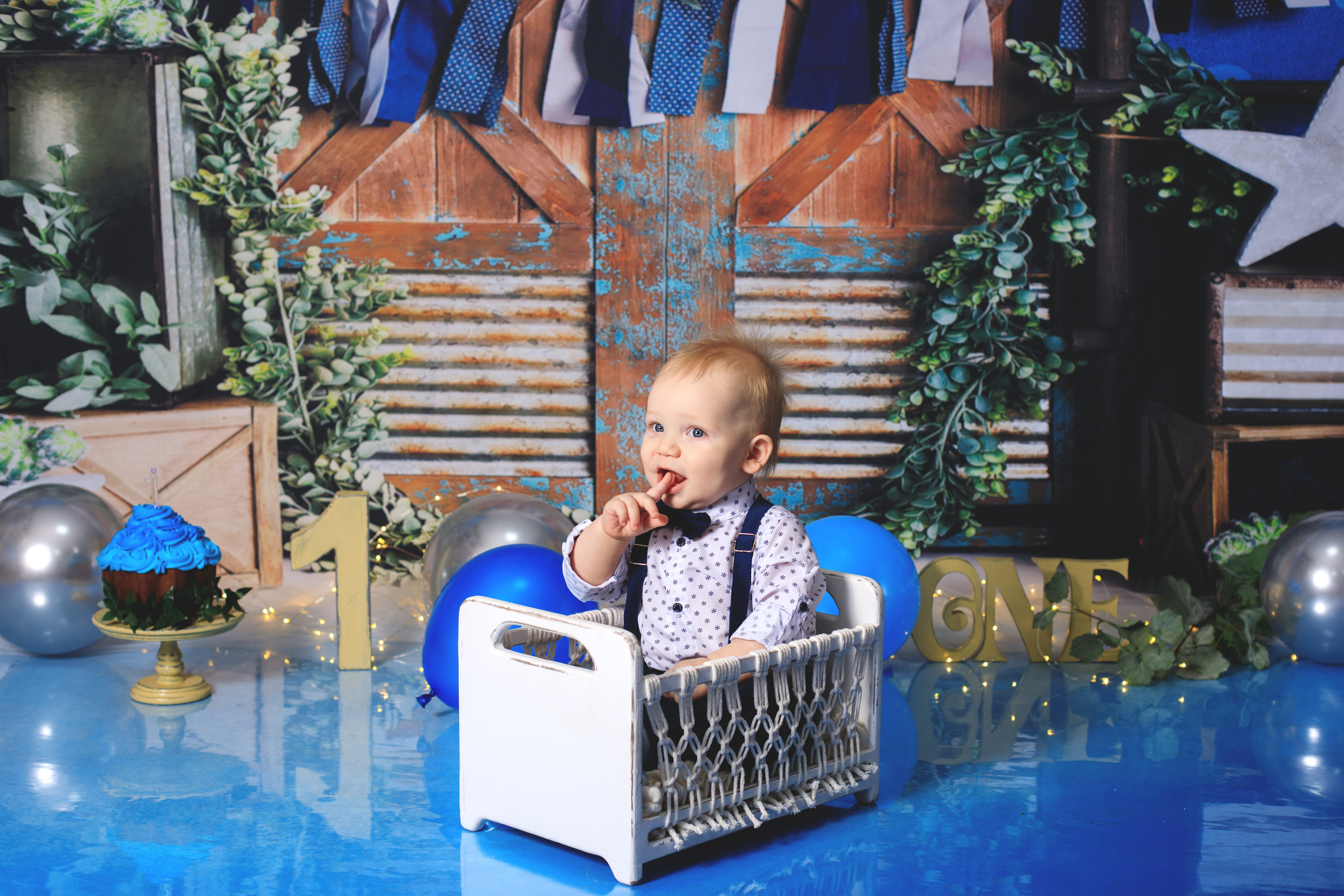 С тортиком. Фотограф новорождённых Псков