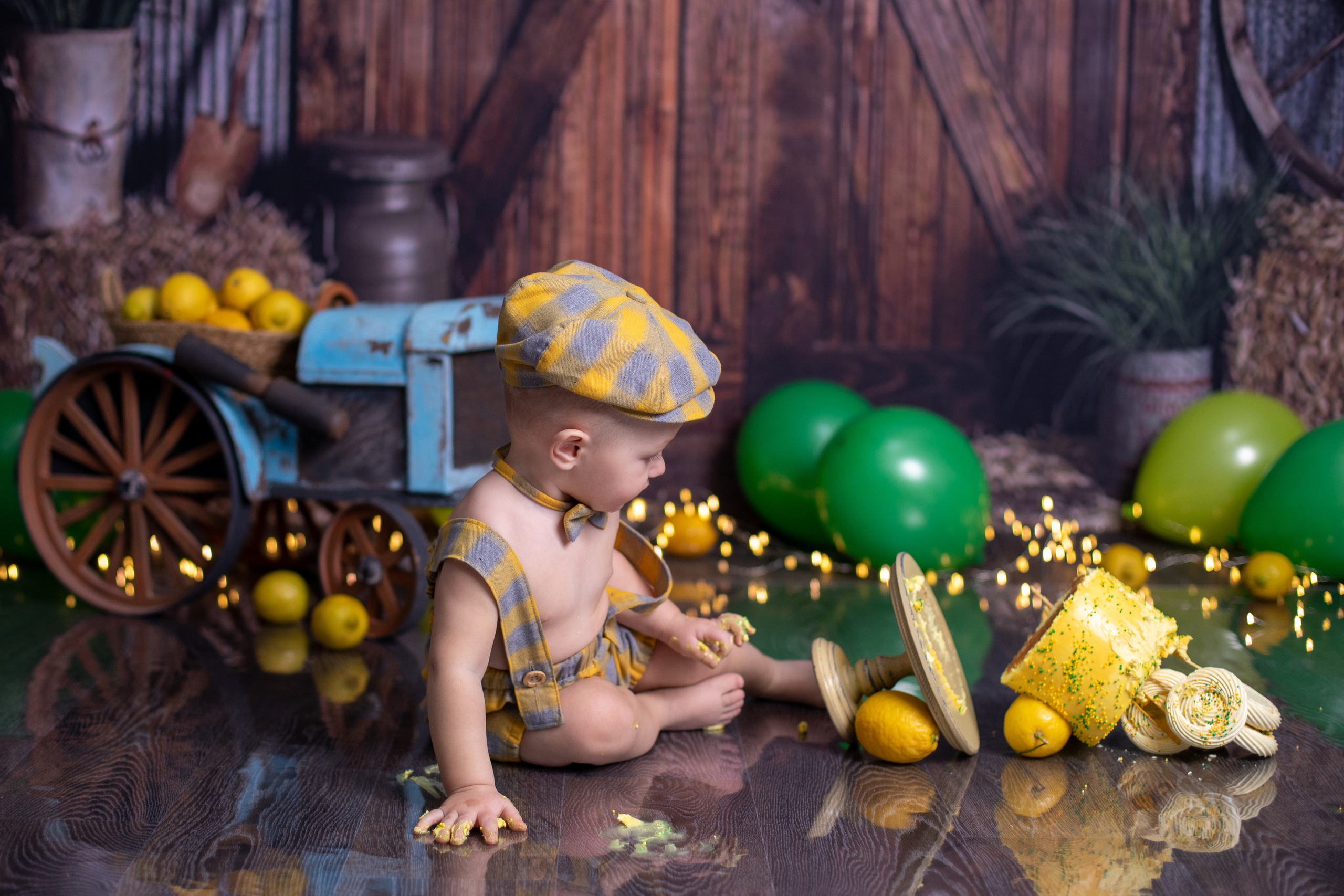 С тортиком. Фотограф новорождённых Псков