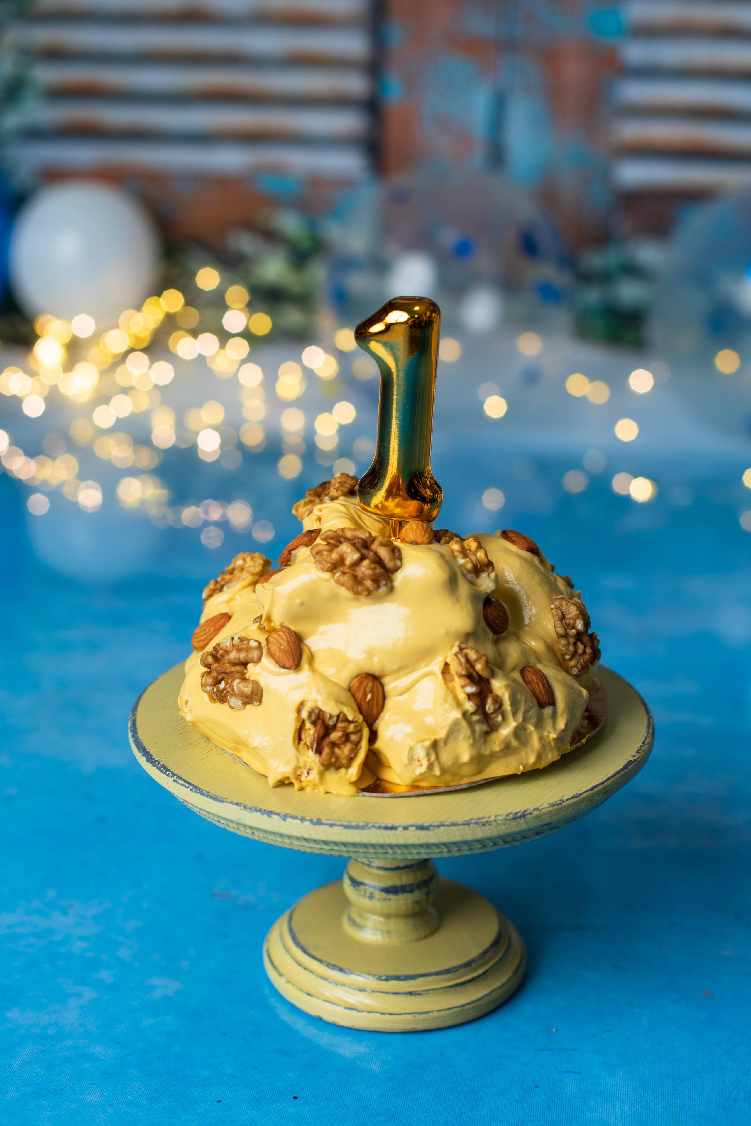 С тортиком. Фотограф новорождённых Псков