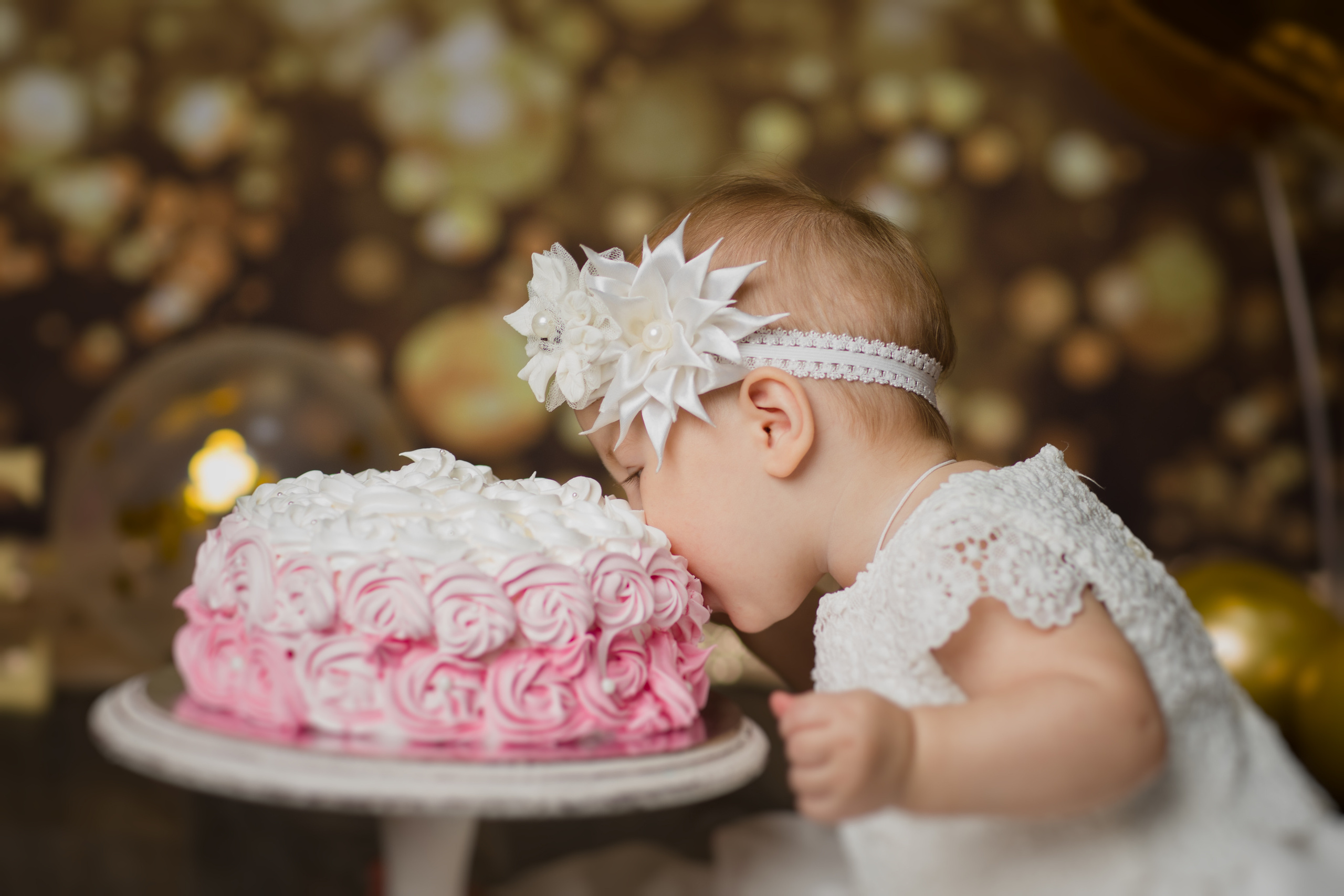 С тортиком. Фотограф новорождённых Псков