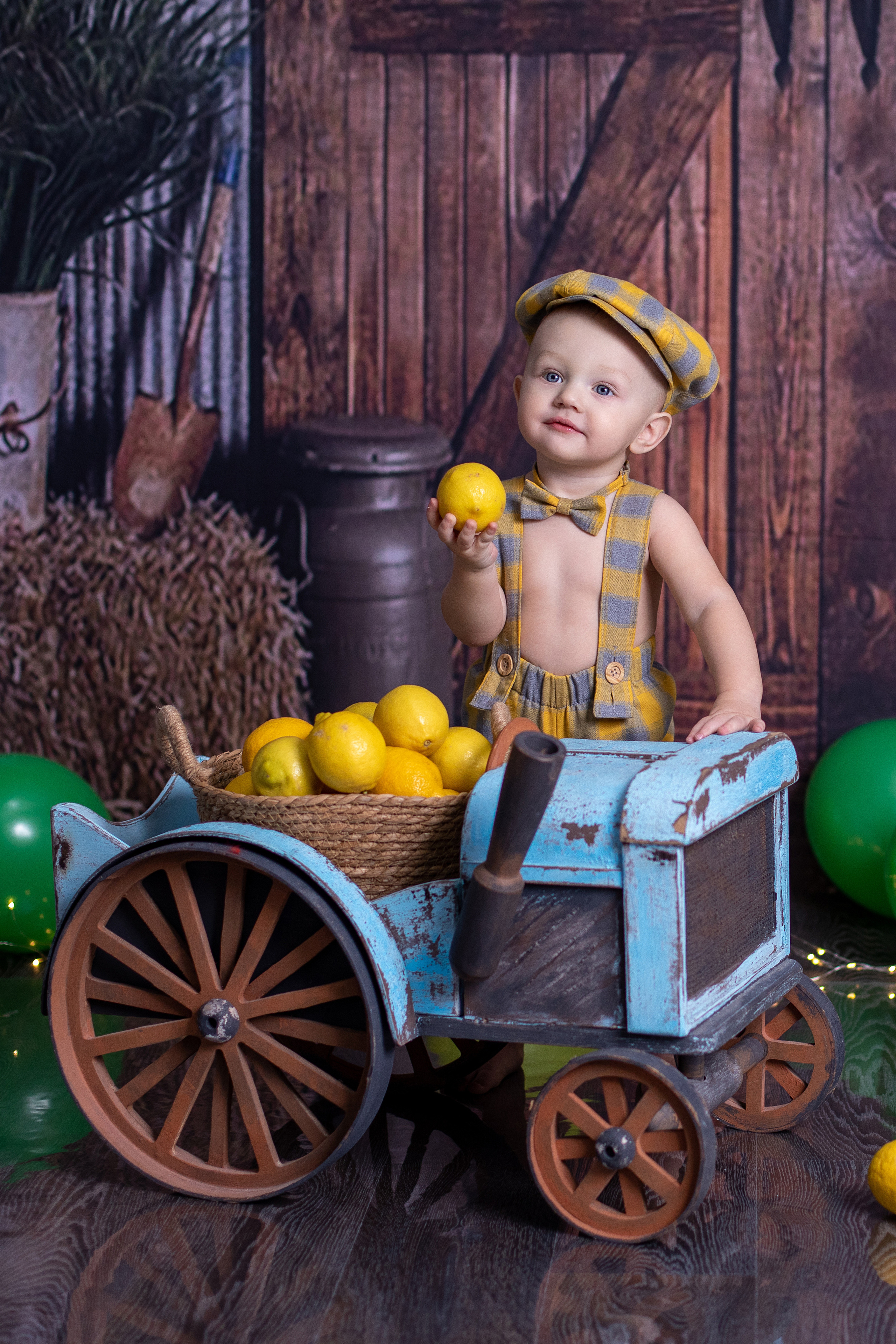 С тортиком. Фотограф новорождённых Псков