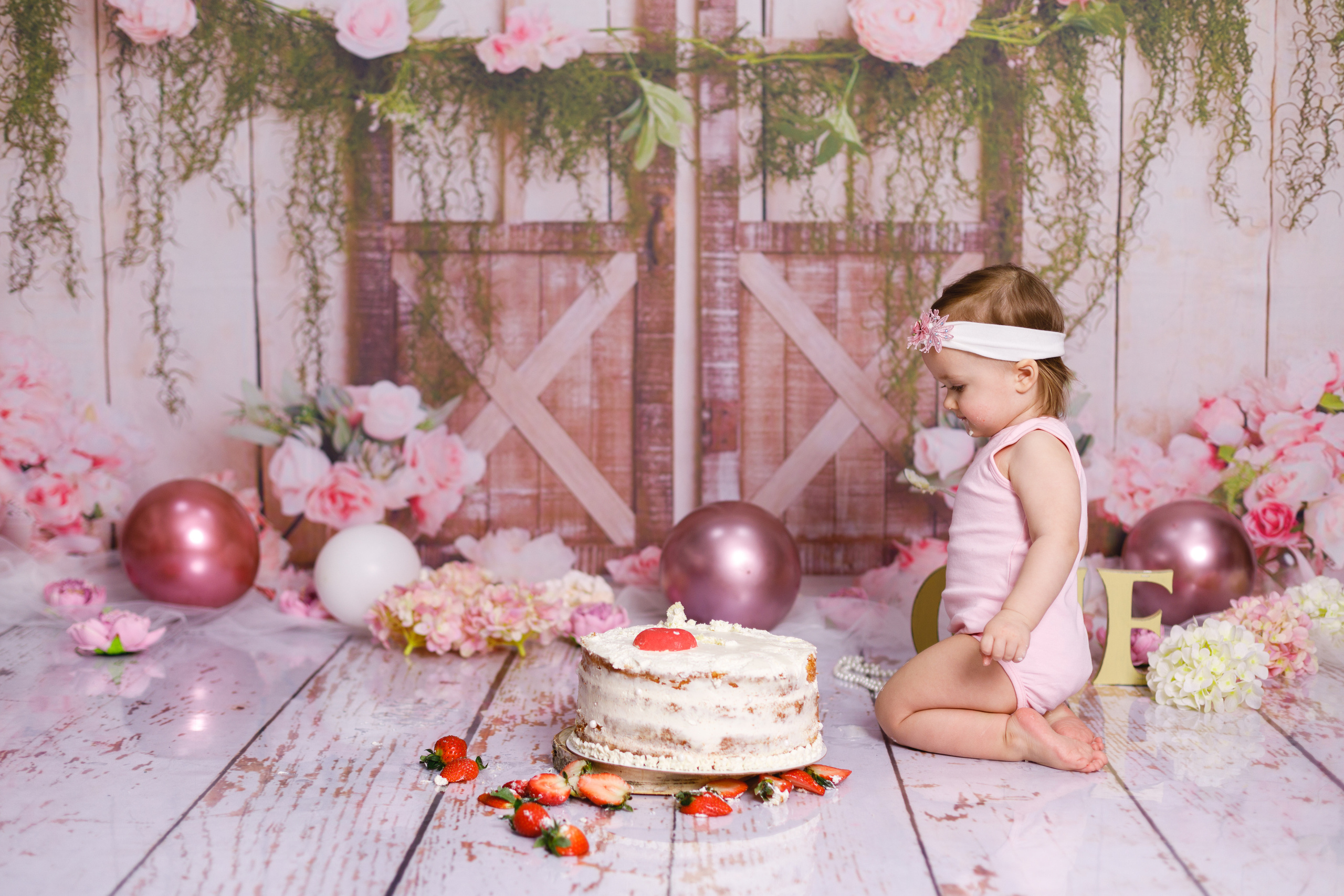 С тортиком. Фотограф новорождённых Псков