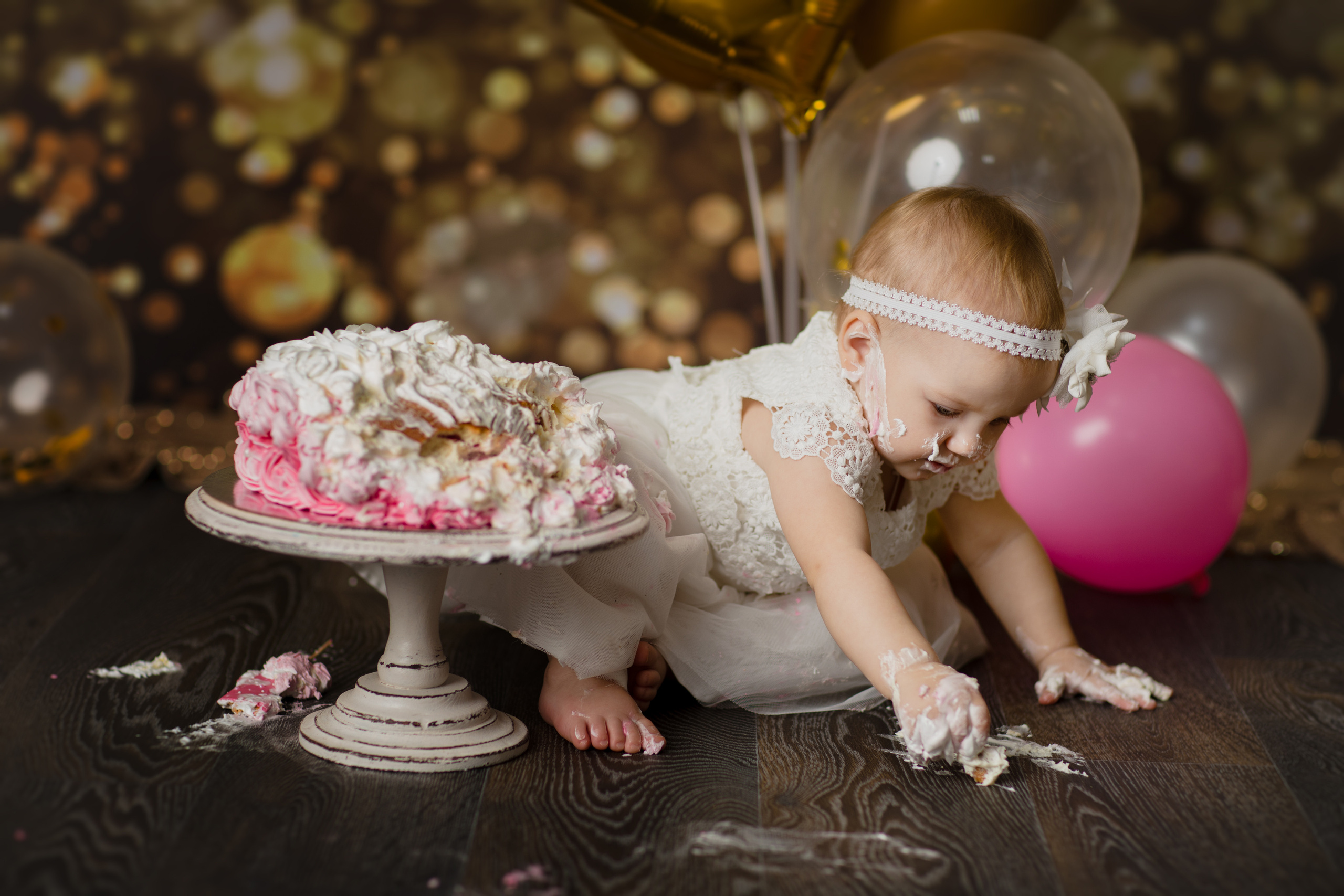 С тортиком. Фотограф новорождённых Псков