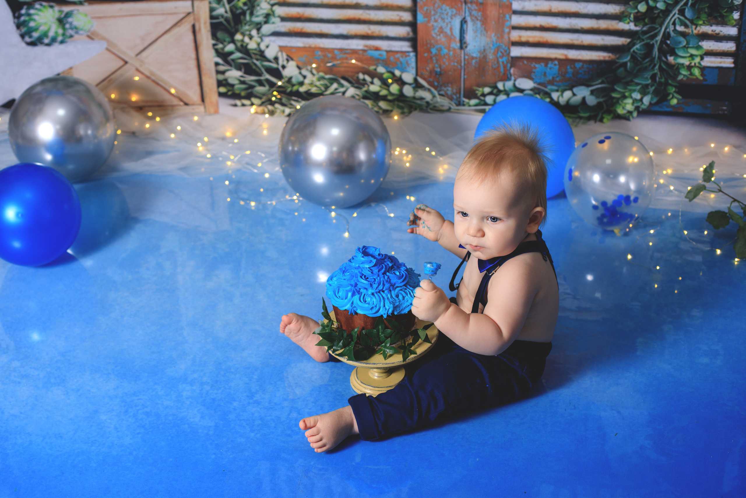 С тортиком. Фотограф новорождённых Псков