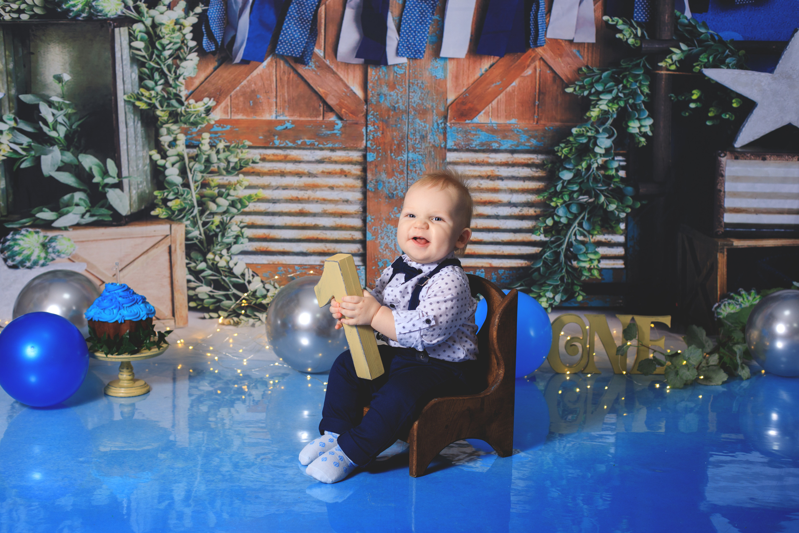 С тортиком. Фотограф новорождённых Псков