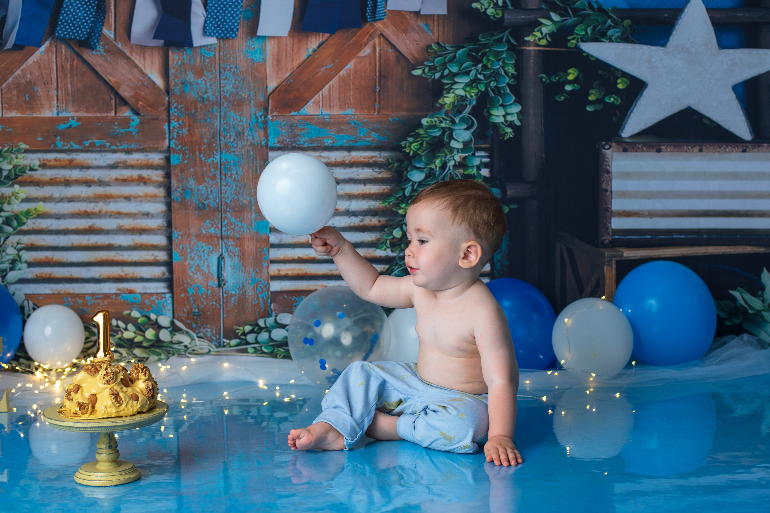 С тортиком. Фотограф новорождённых Псков