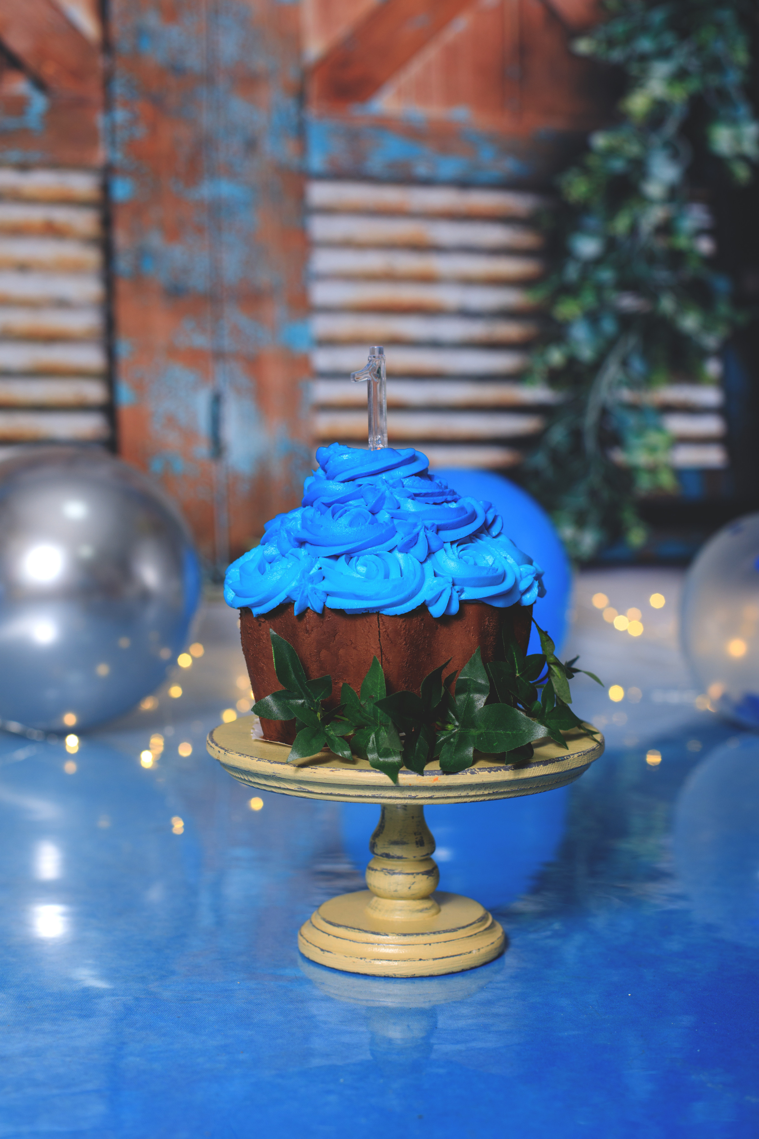 С тортиком. Фотограф новорождённых Псков