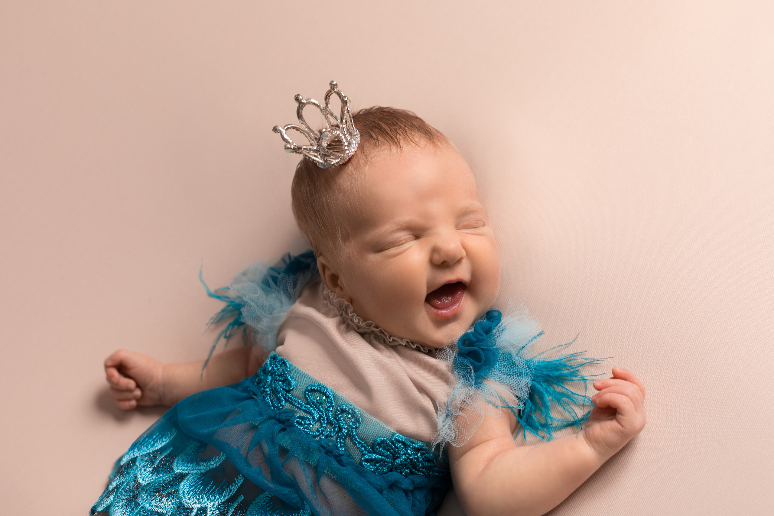 Фотограф новорождённых Псков