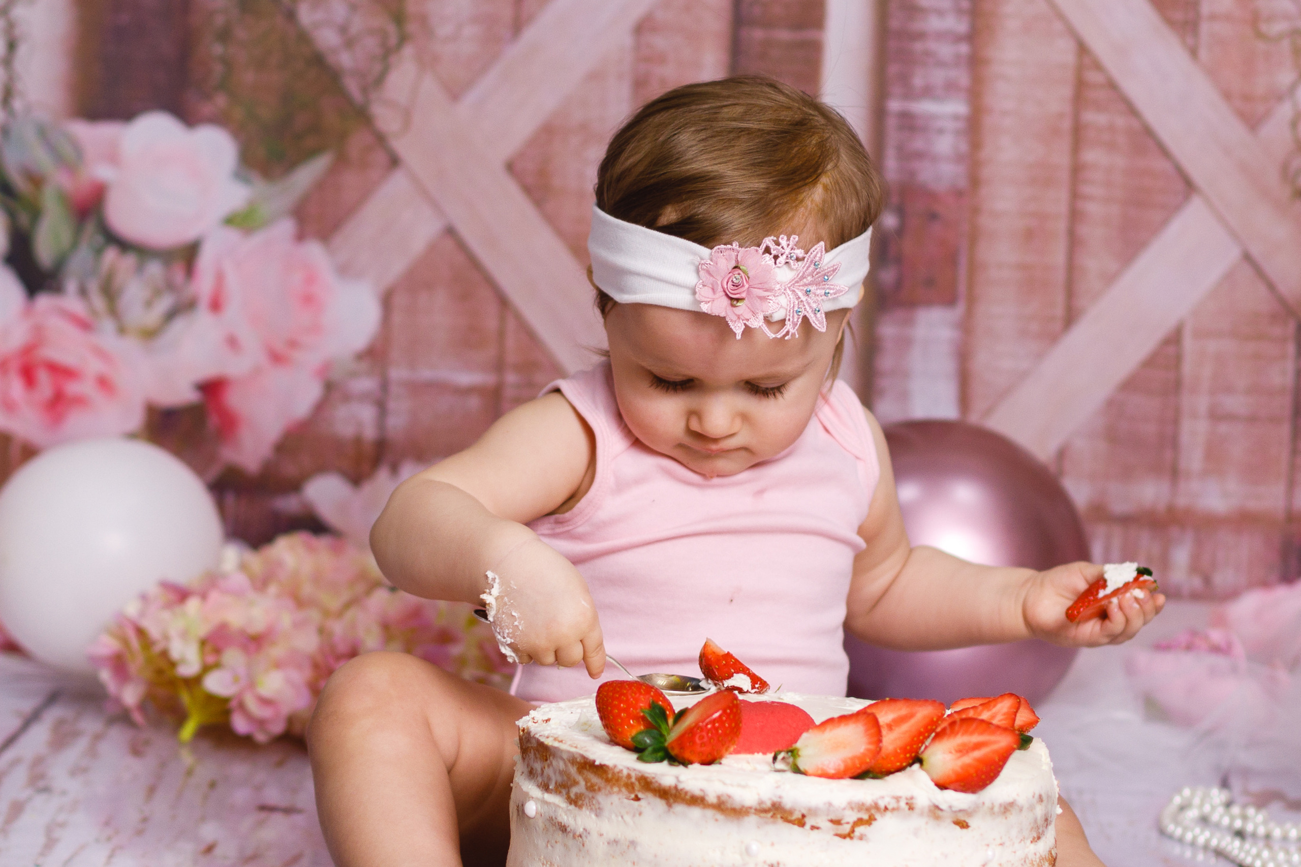 С тортиком. Фотограф новорождённых Псков