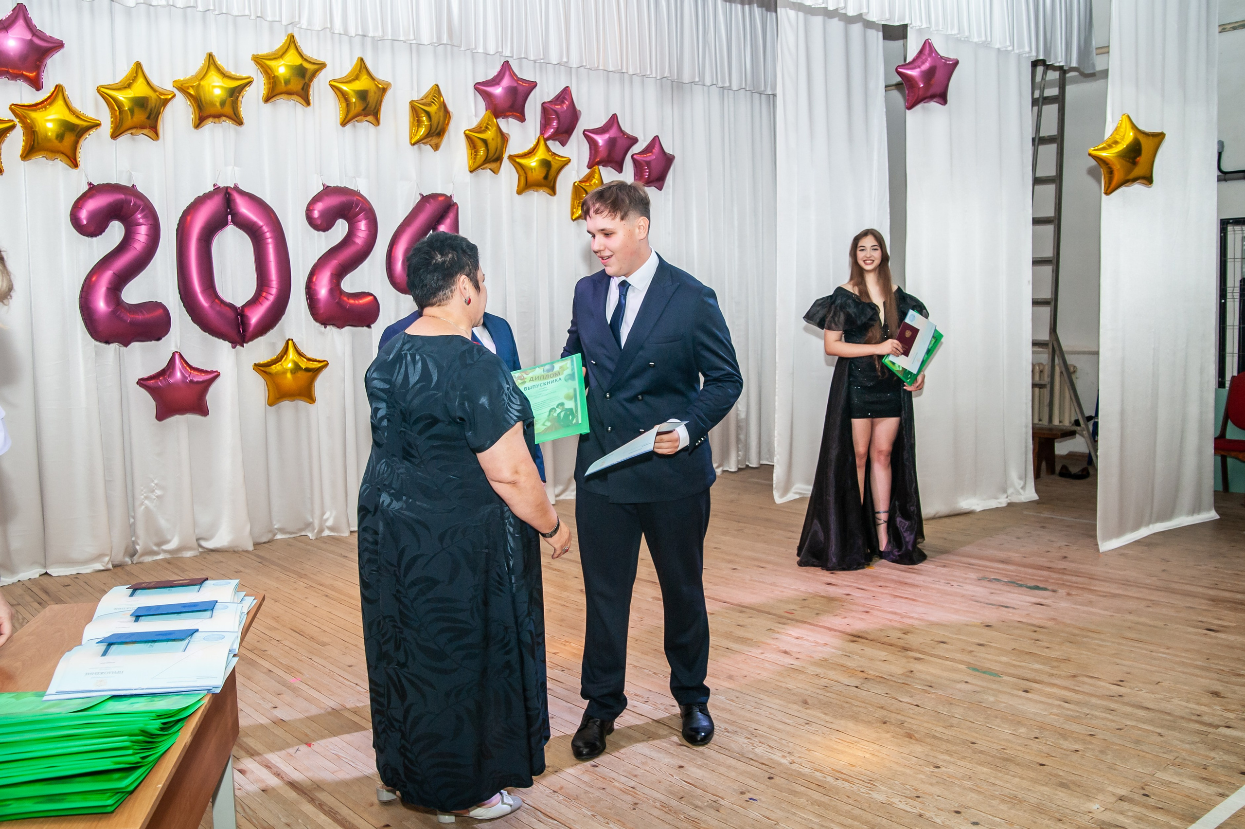 Выпускной МАОУ СОШ № 17 им. Эдуарда Есаяна. Свадебный и семейный фотограф Денис Лукьянов в Краснодаре, Краснодарском крае и Республике Крым