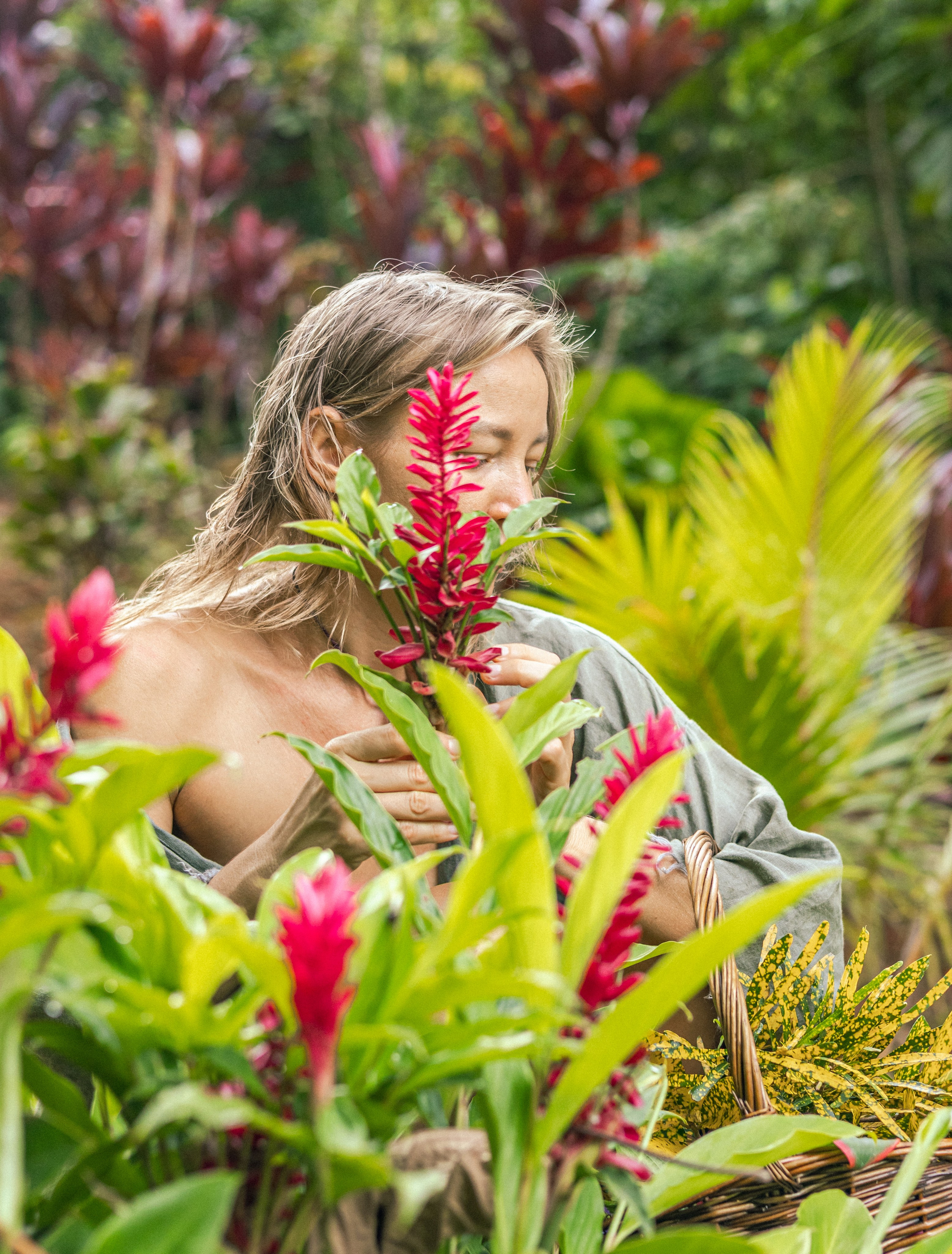 Nana sacral therapy master. Family, portrait, content photo in Costa Rica Evgeniya Besprozvannykh