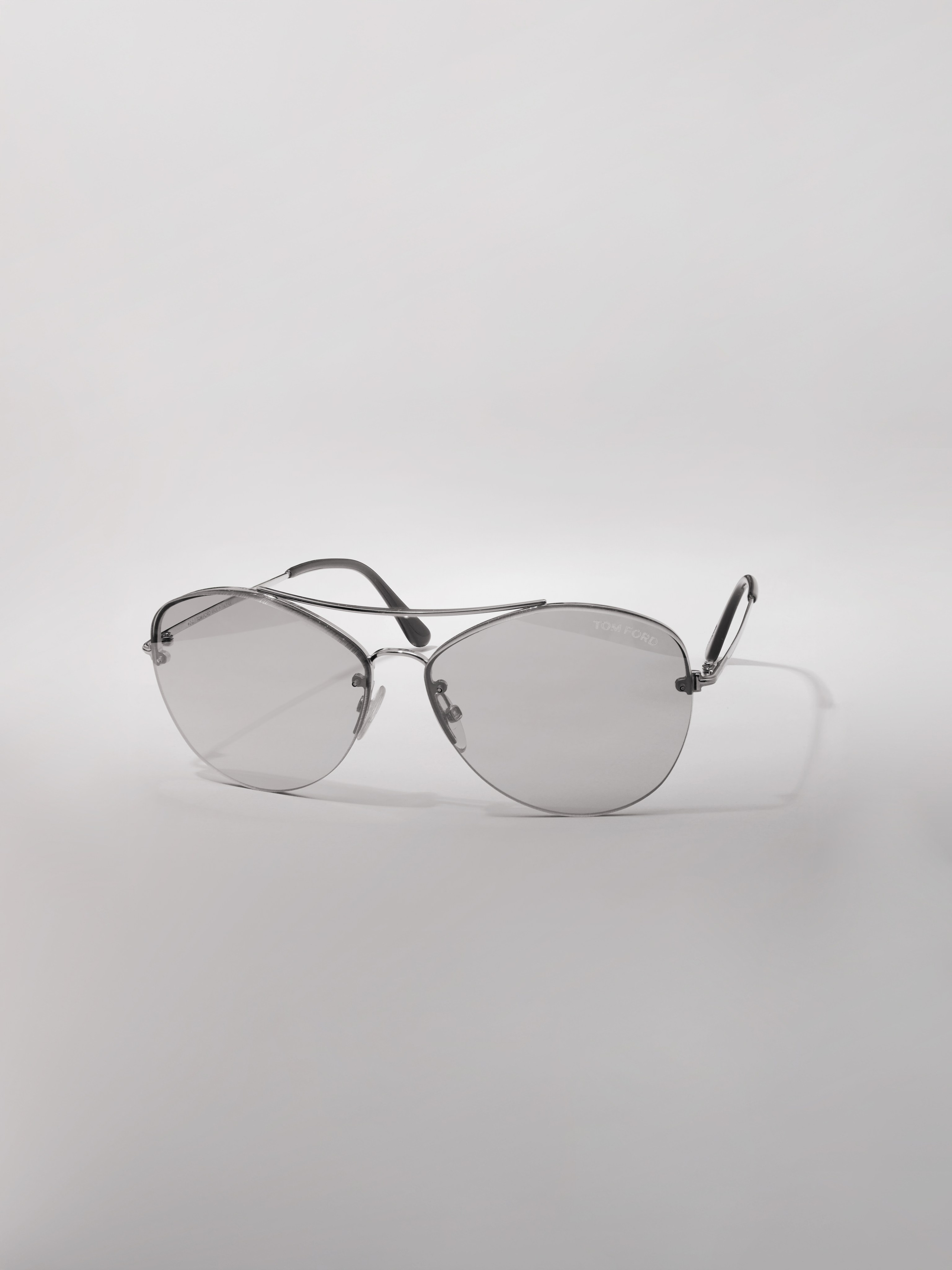 фотографии для маркетплейсов-Озон, WB, Lamoda. Каталог на белом фоне. Предметная фотография. Фотография очков.