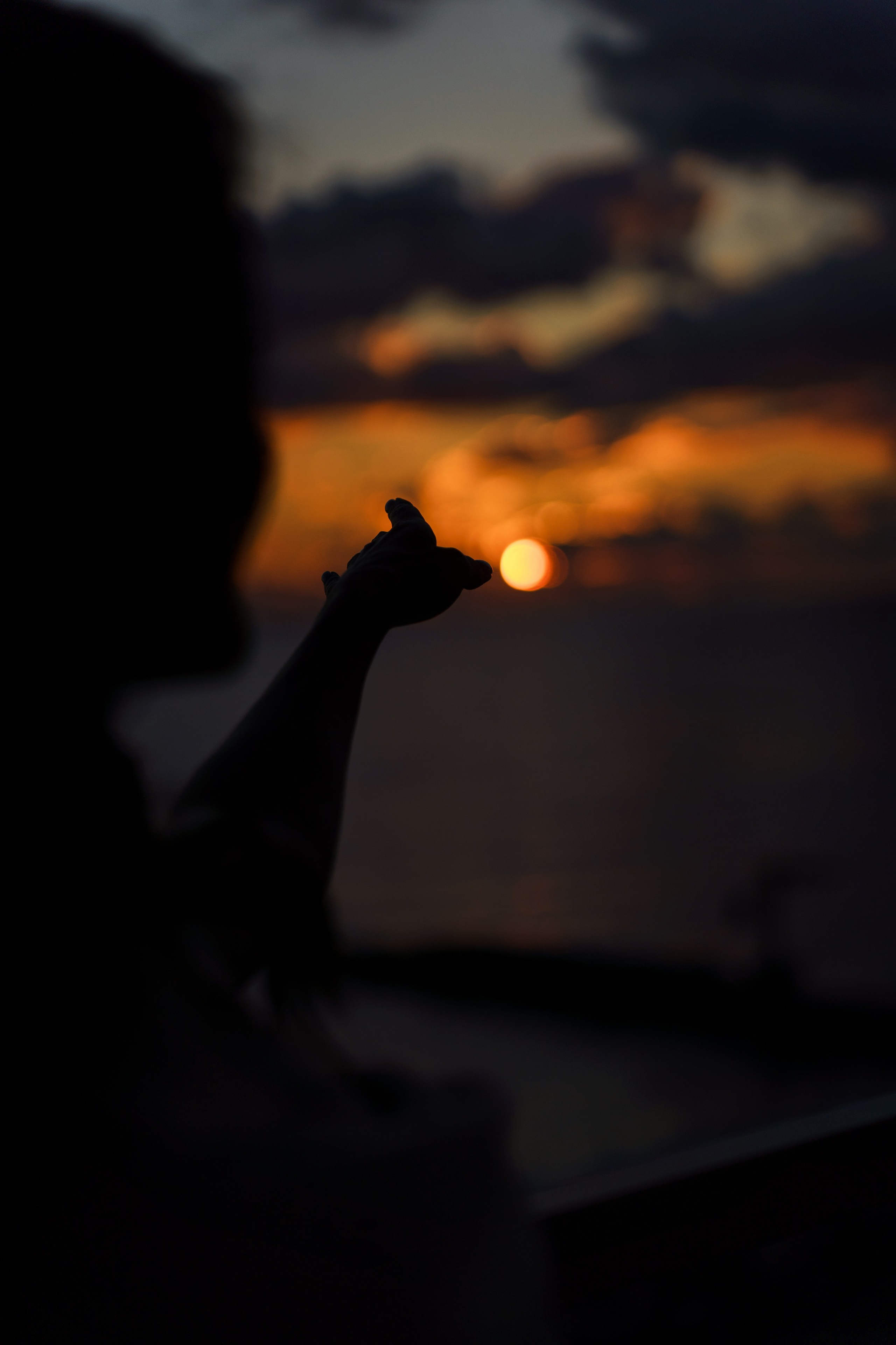 Красивое обручение на берегу чёрного моря в Лермонтово от ТВИНС СТУДИО. ТВИНС СТУДИО — лучшие свадебные фотографы и видеографы в Краснодаре