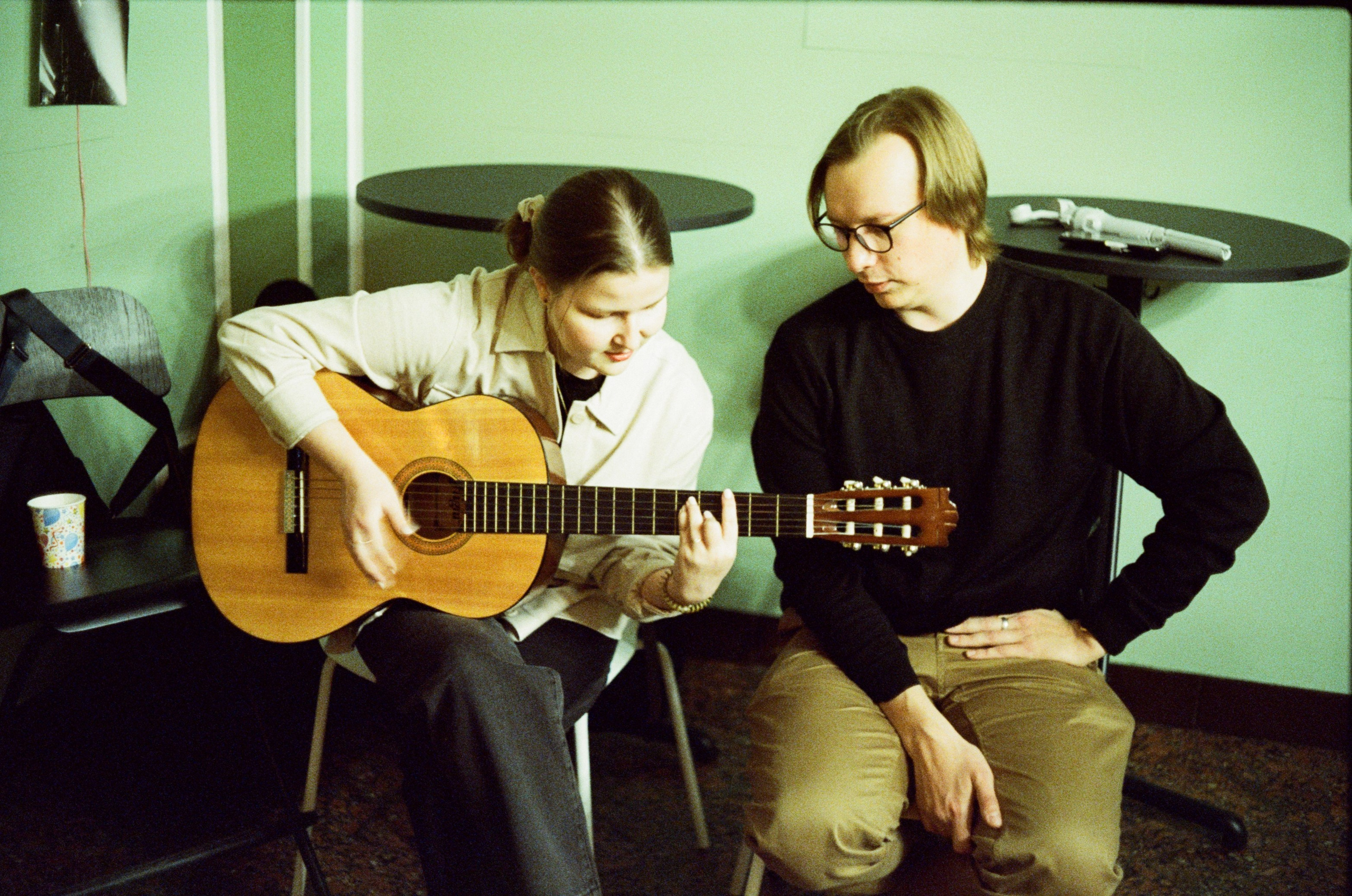 12.12.2021 // Гитара и фотография. Фотовыставки serebro.gallery, в которых автором можешь стать ты! | Москва