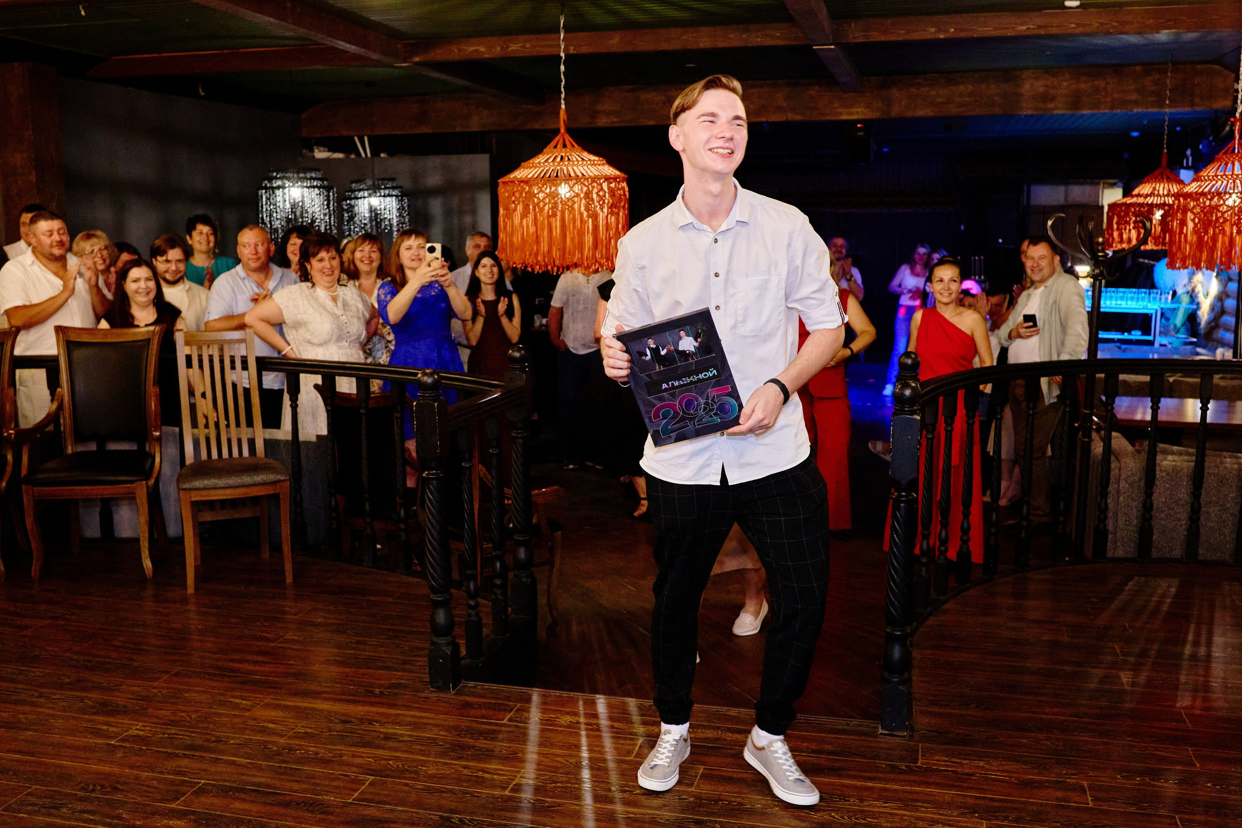 Выпускной 35 Сош. Фотограф Выпускные альбомы Таганрог Сергей Коробченко