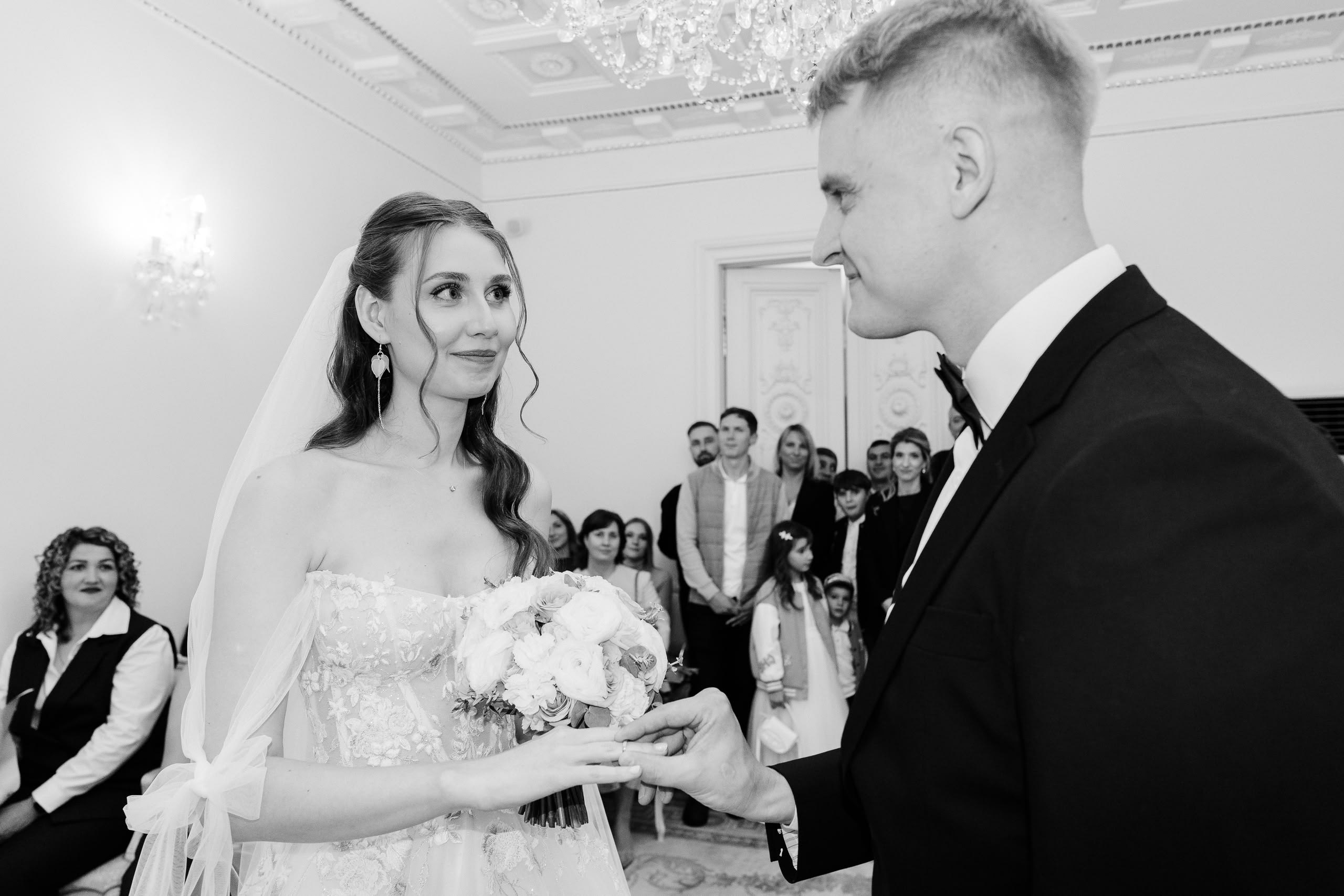 Обмен кольцами и поздравления после церемонии