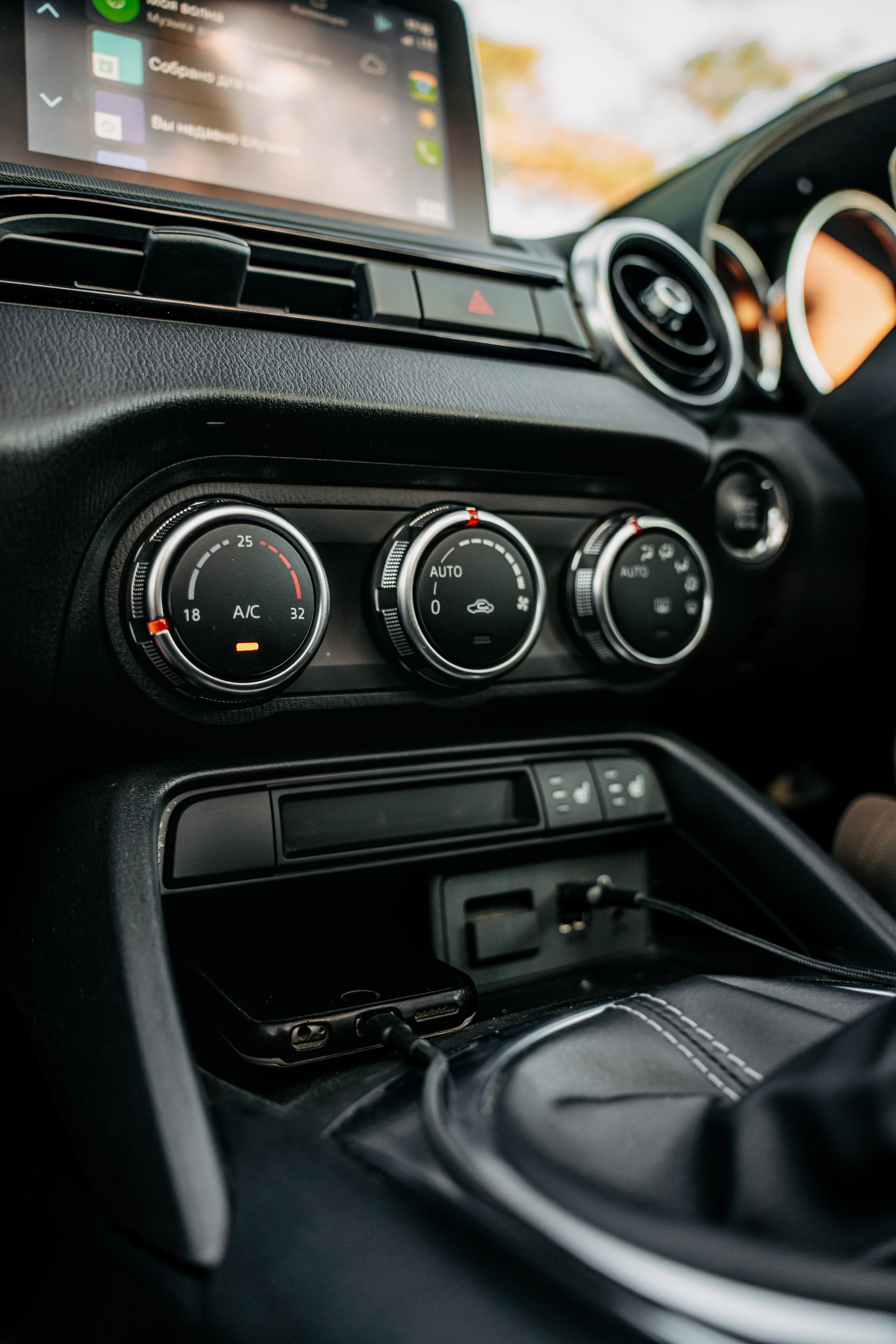 Mazda Roadster 25'. Фотограф, видеограф и пилот дрона на Байкале