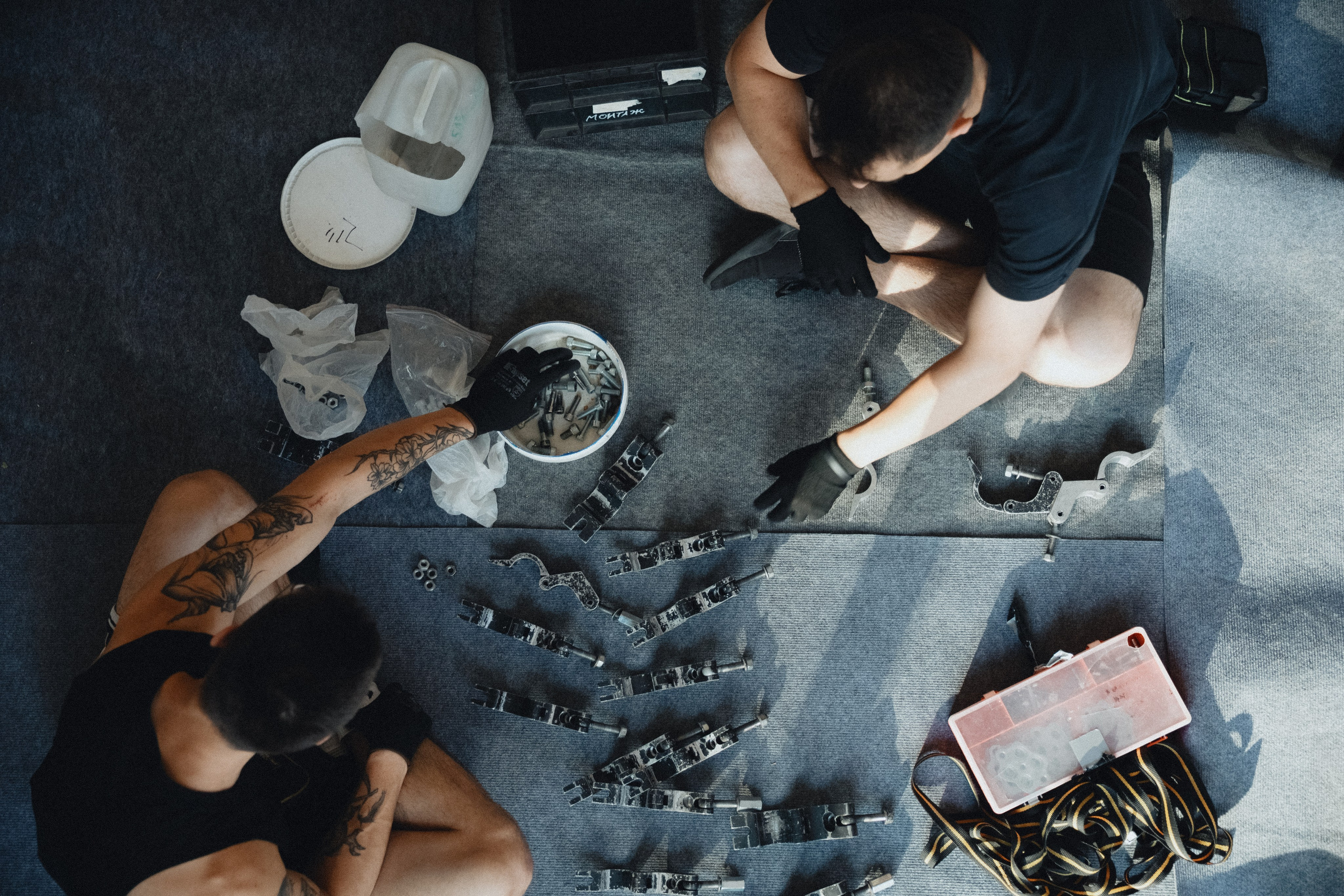 Бэки монтаж