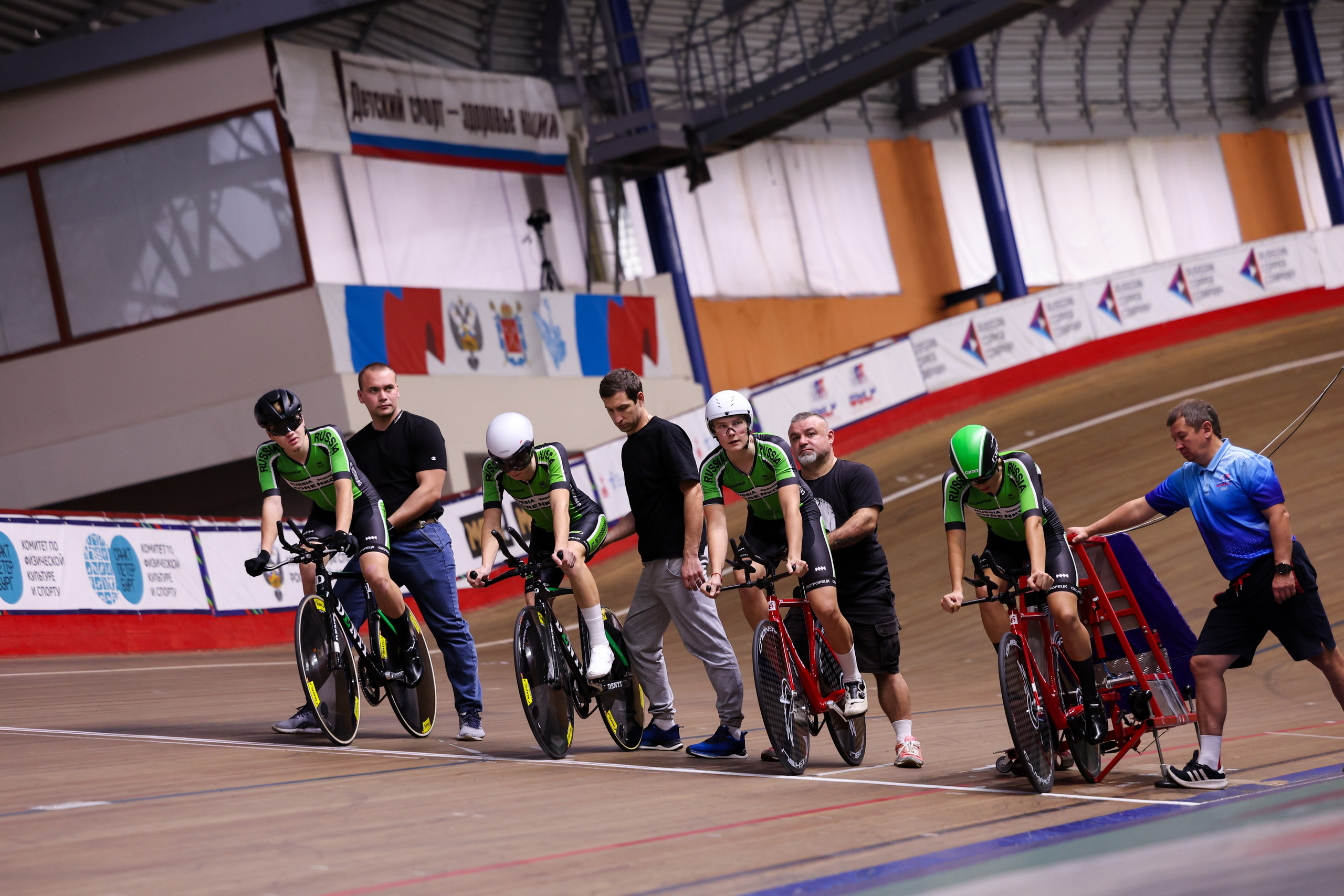 Первенство России по велосипедному спорту «трек» 16.10.2025. Спортивный и репортажный фотограф Антон Тереханов