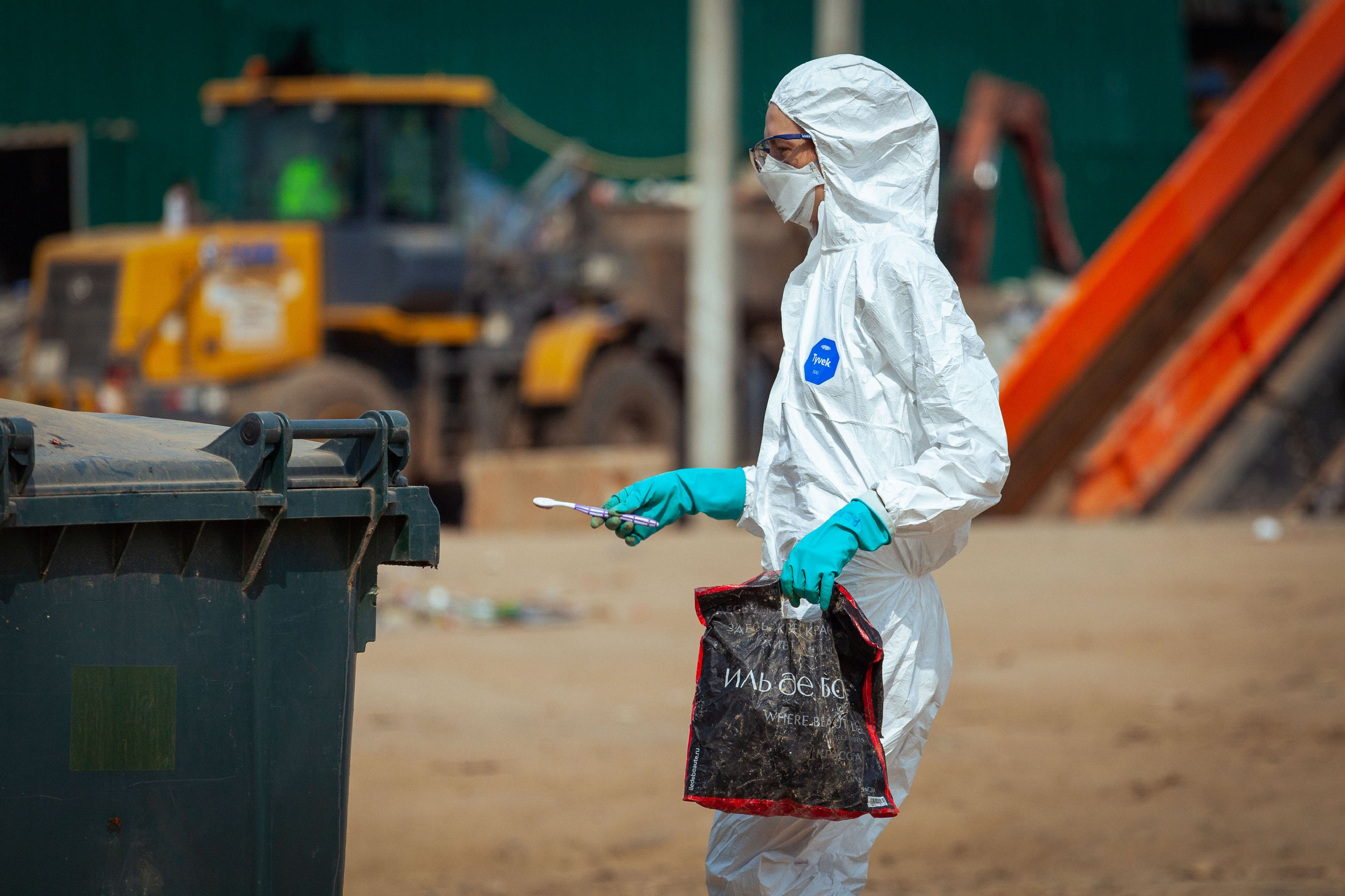 Анализ ижевского полигона ТБО [10-11 августа 2021 г.]. Фотограф Виноградов Константин