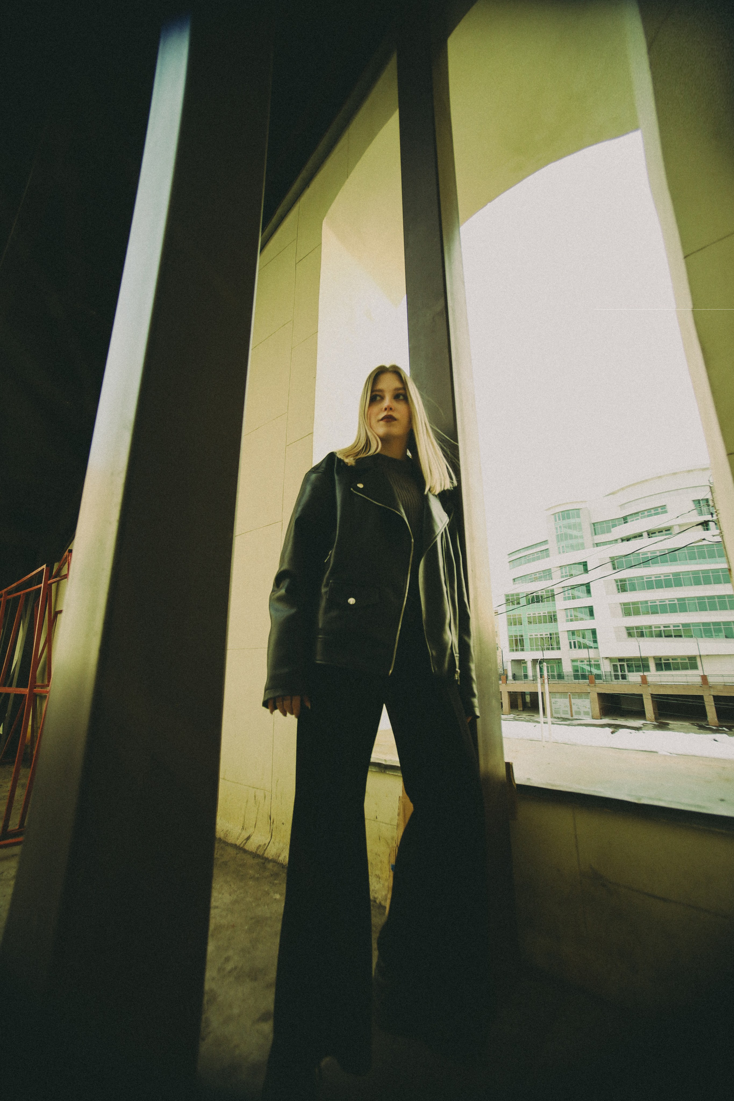 Leather jacket. Sun Betty — кинофотограф Элизабет