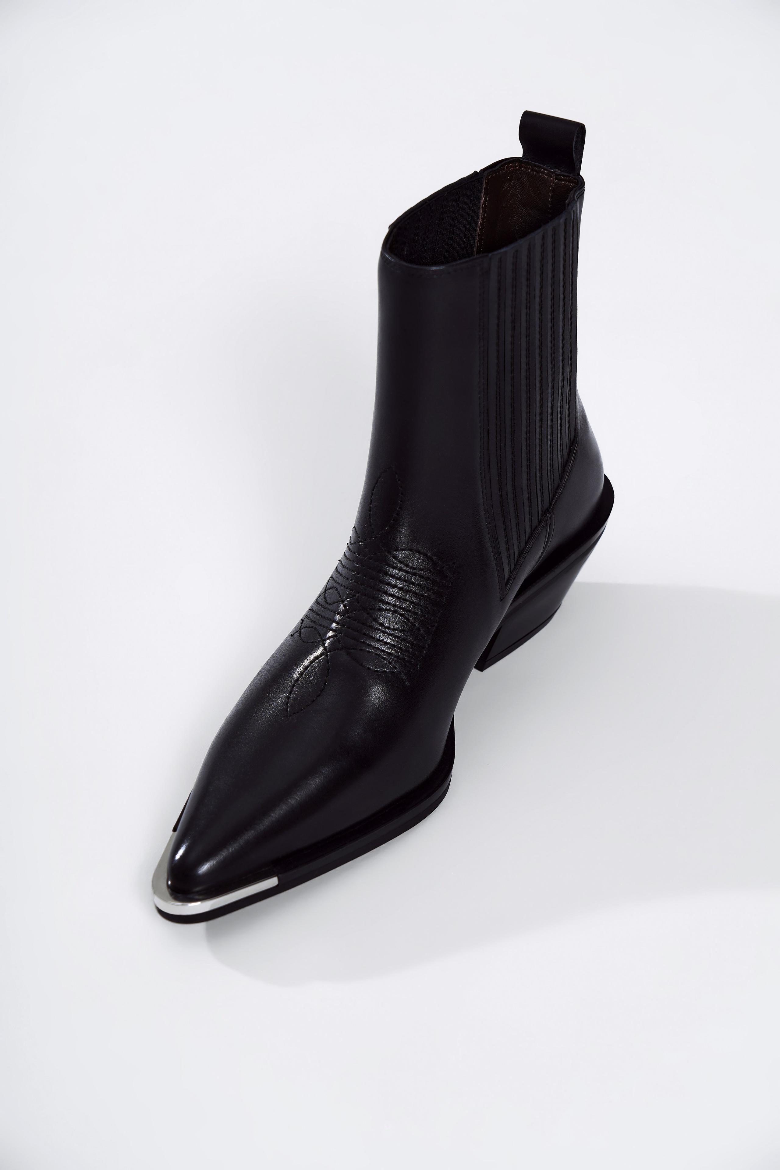 Amalie shoes. Retoucher