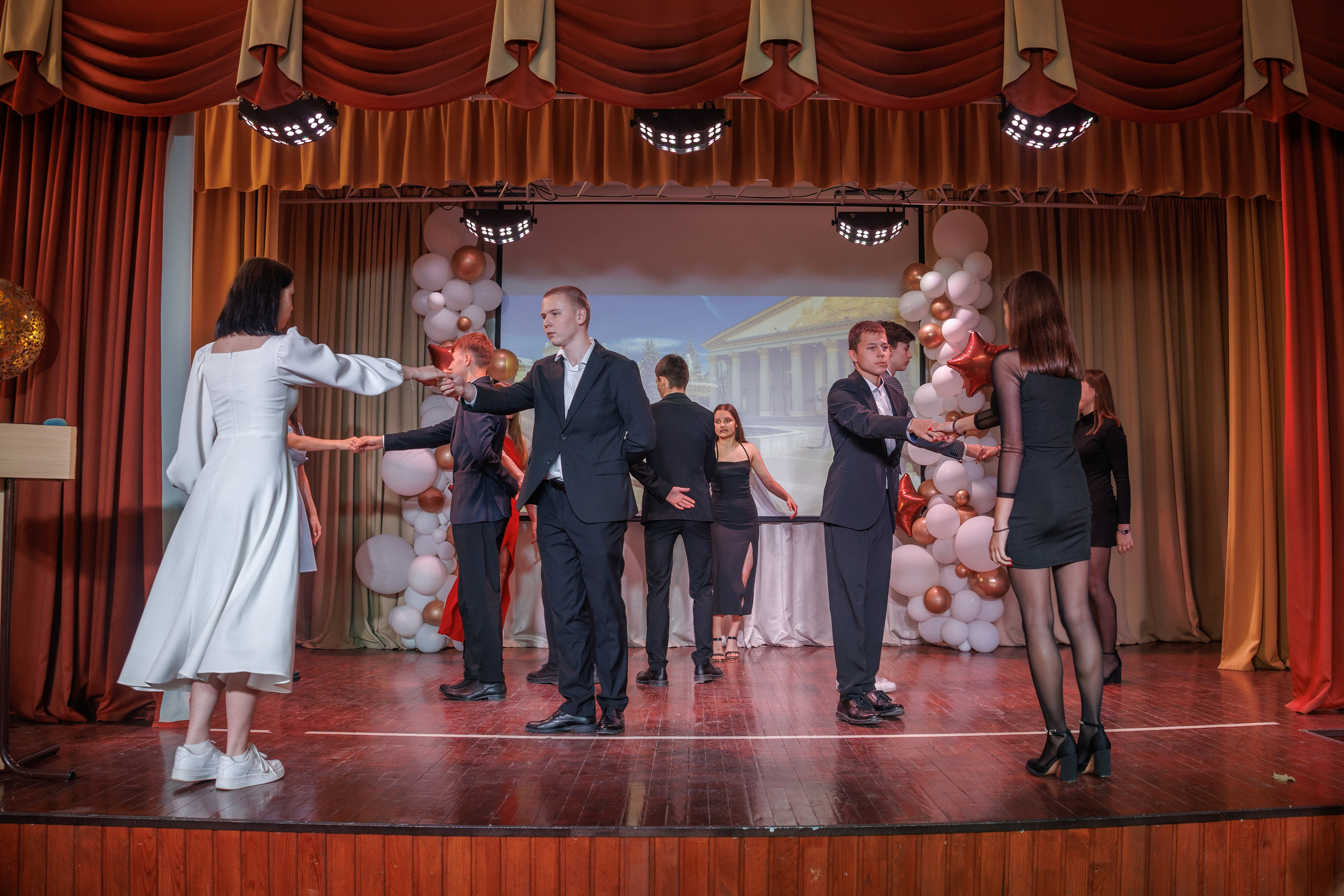 Вручение аттестатов. Свадебный и семейный фотограф в Новосибирске Ирина Дорошкова