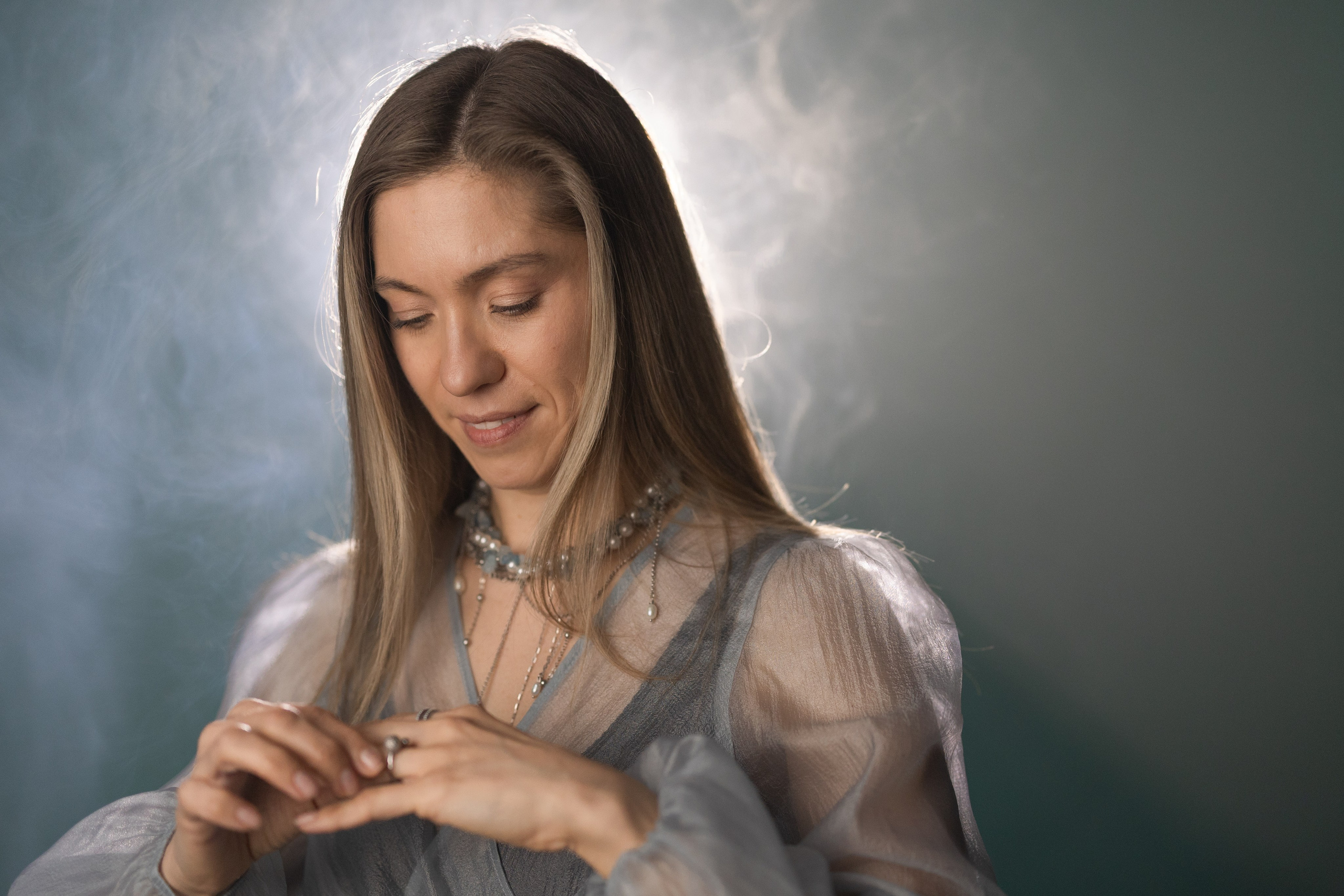 Цветной свет и дым. Альбина. Фотограф Елена Бабушкина
