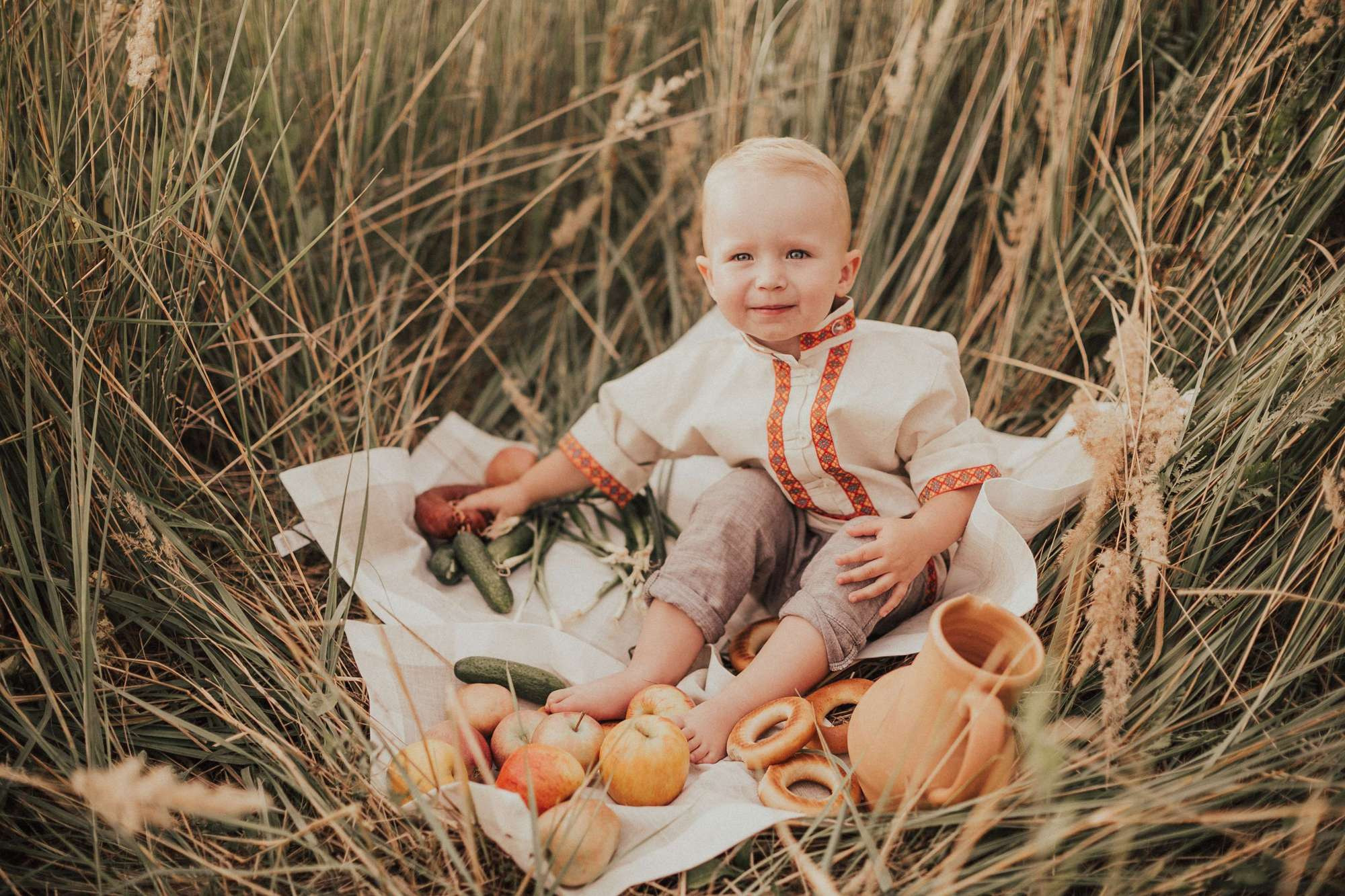 Миша в поле. Семейный и детский фотограф в Москве Кузьмина Мария