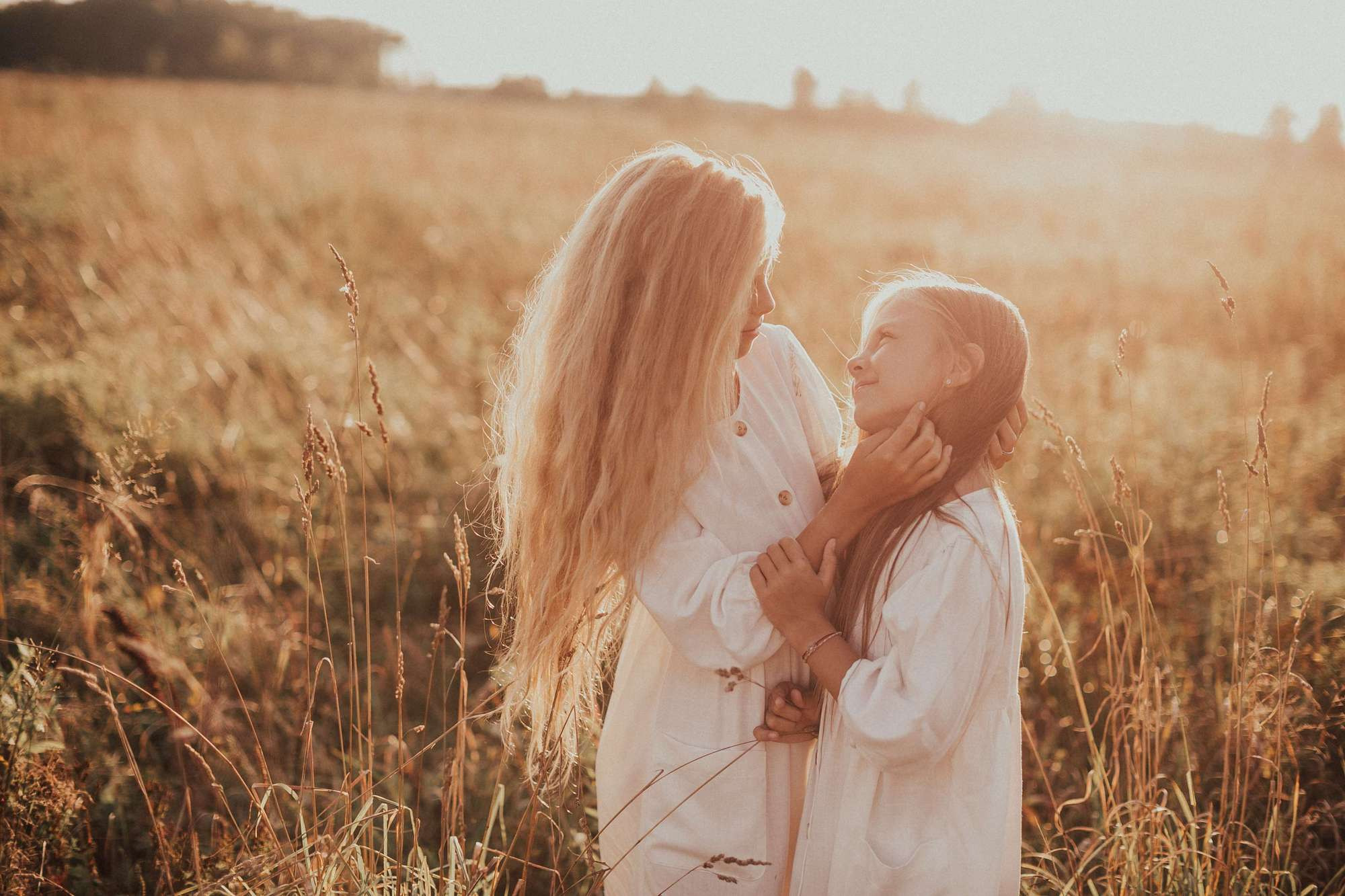 Катя Аня в поле. Семейный и детский фотограф в Москве Кузьмина Мария