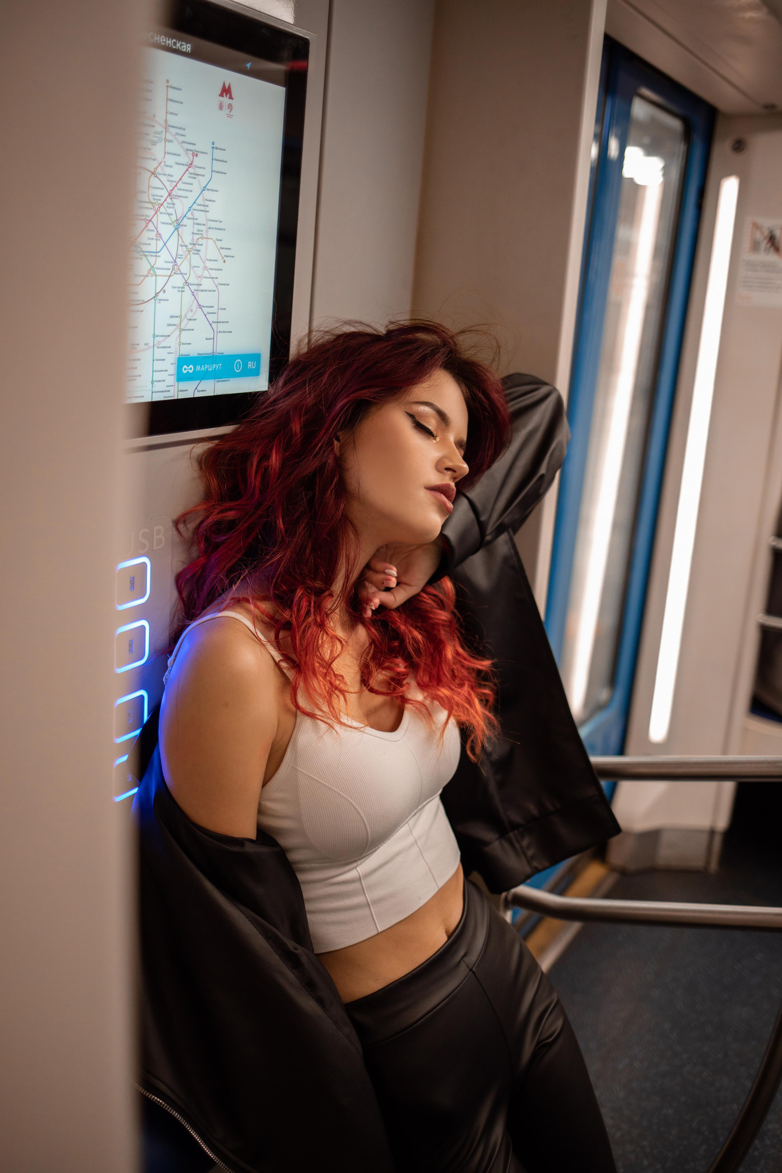 Оля прогулка в метро. Семейный и детский фотограф в Москве Кузьмина Мария