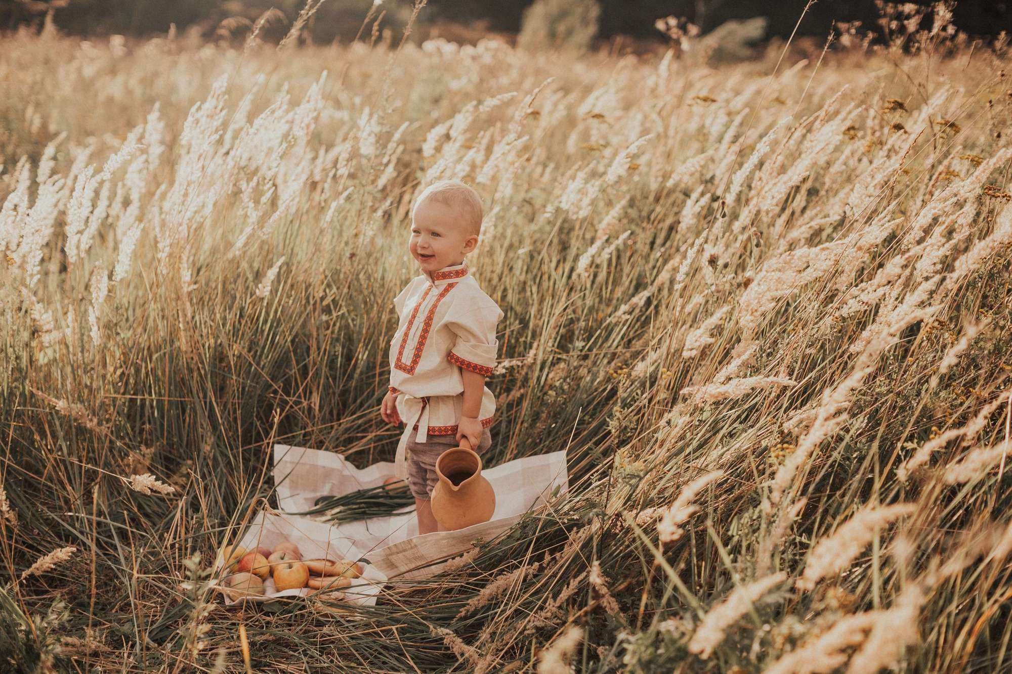 Миша в поле. Семейный и детский фотограф в Москве Кузьмина Мария